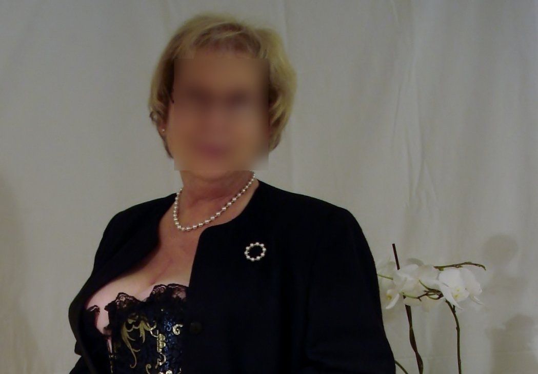 https://cdn.adultwork.com/gallery/G11/2599559.jpg