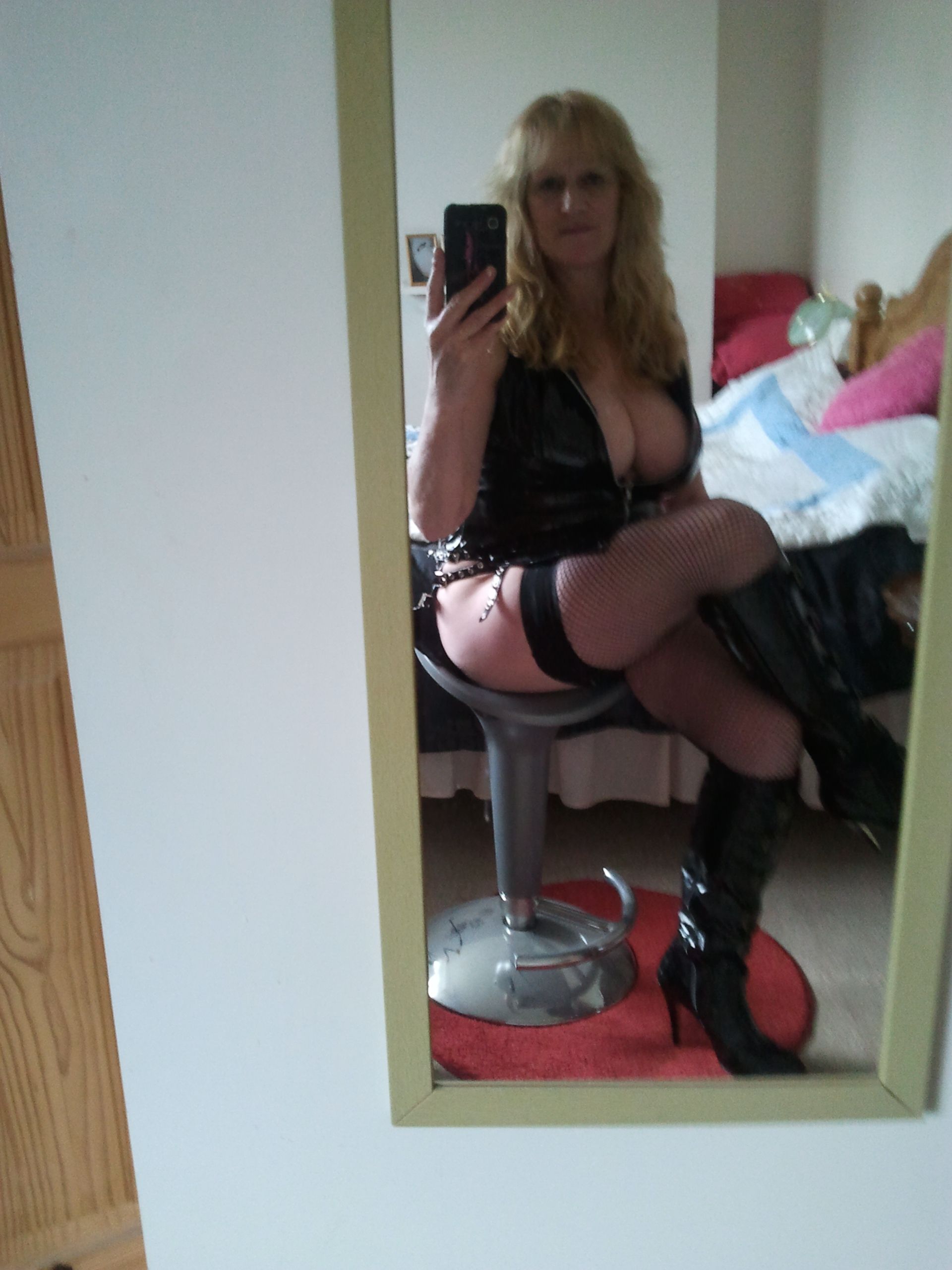 https://cdn.adultwork.com/gallery/G11/2696191.jpg