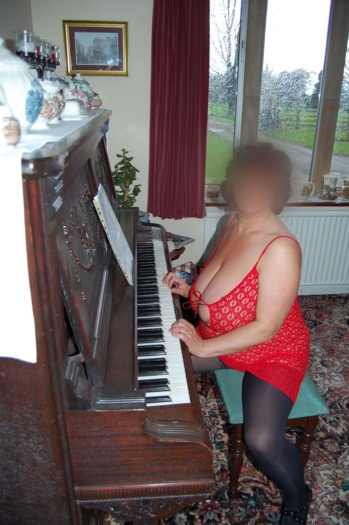 https://cdn.adultwork.com/gallery/G11/3071448.jpg