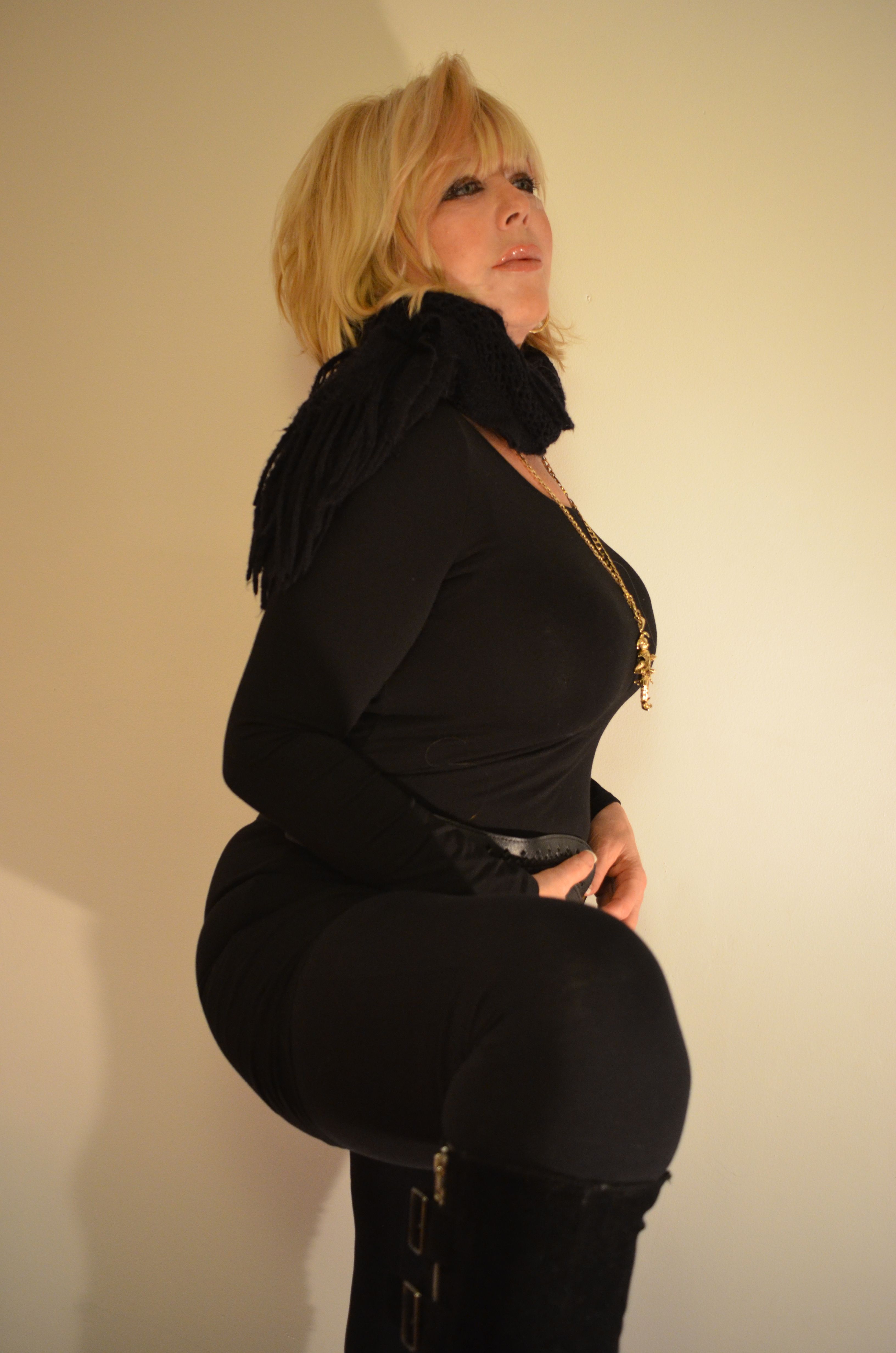 https://cdn.adultwork.com/gallery/G11/3318503.jpg