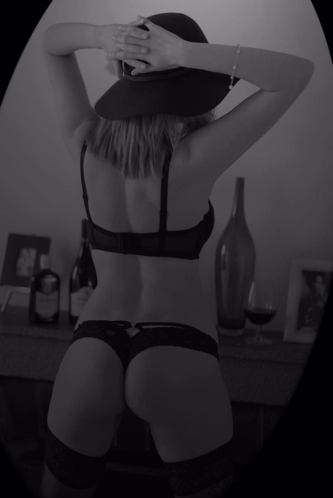 https://cdn.adultwork.com/gallery/G12/5600944.jpg