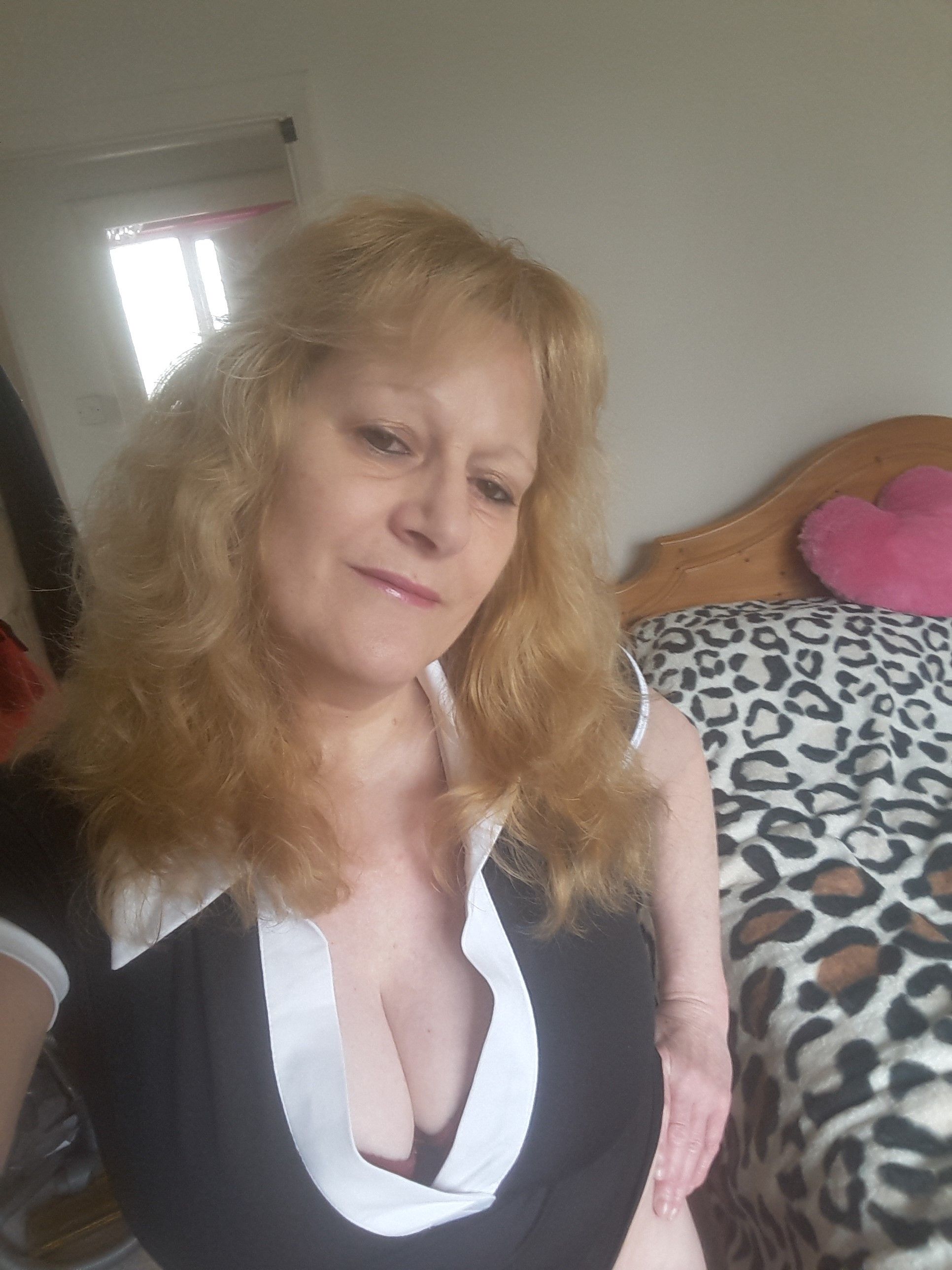 https://cdn.adultwork.com/gallery/G12/5945636.jpg