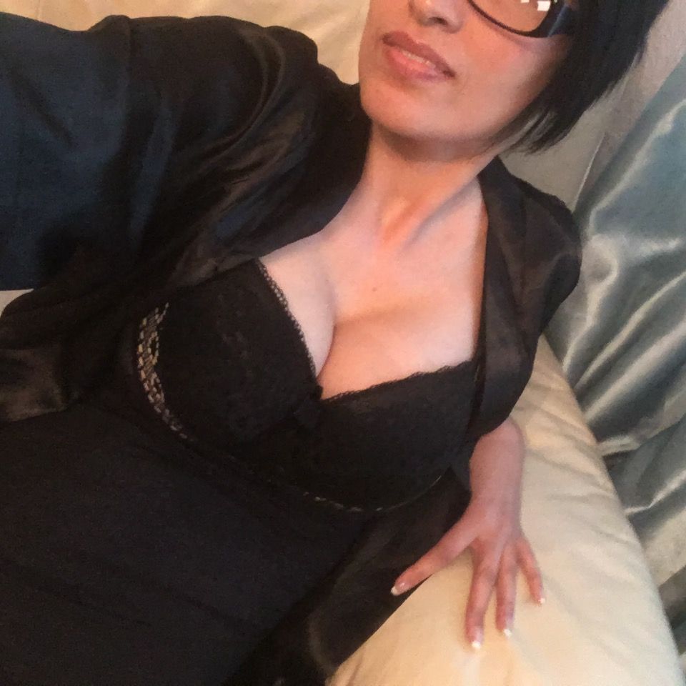 https://cdn.adultwork.com/gallery/G12/5991443.jpg