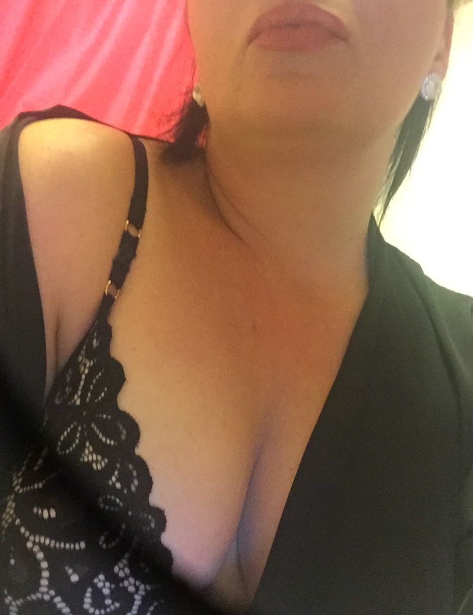 https://cdn.adultwork.com/gallery/G12/5992285.jpg