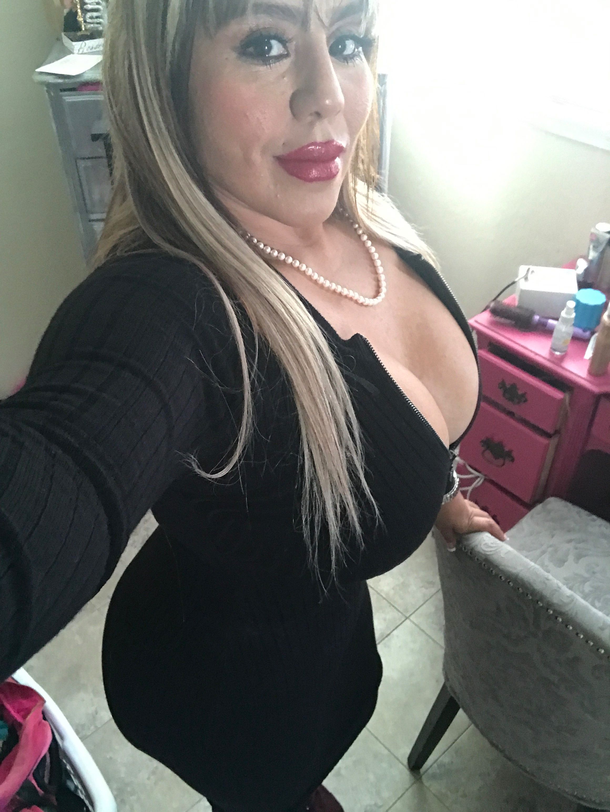 https://cdn.adultwork.com/gallery/G12/6123387.jpg