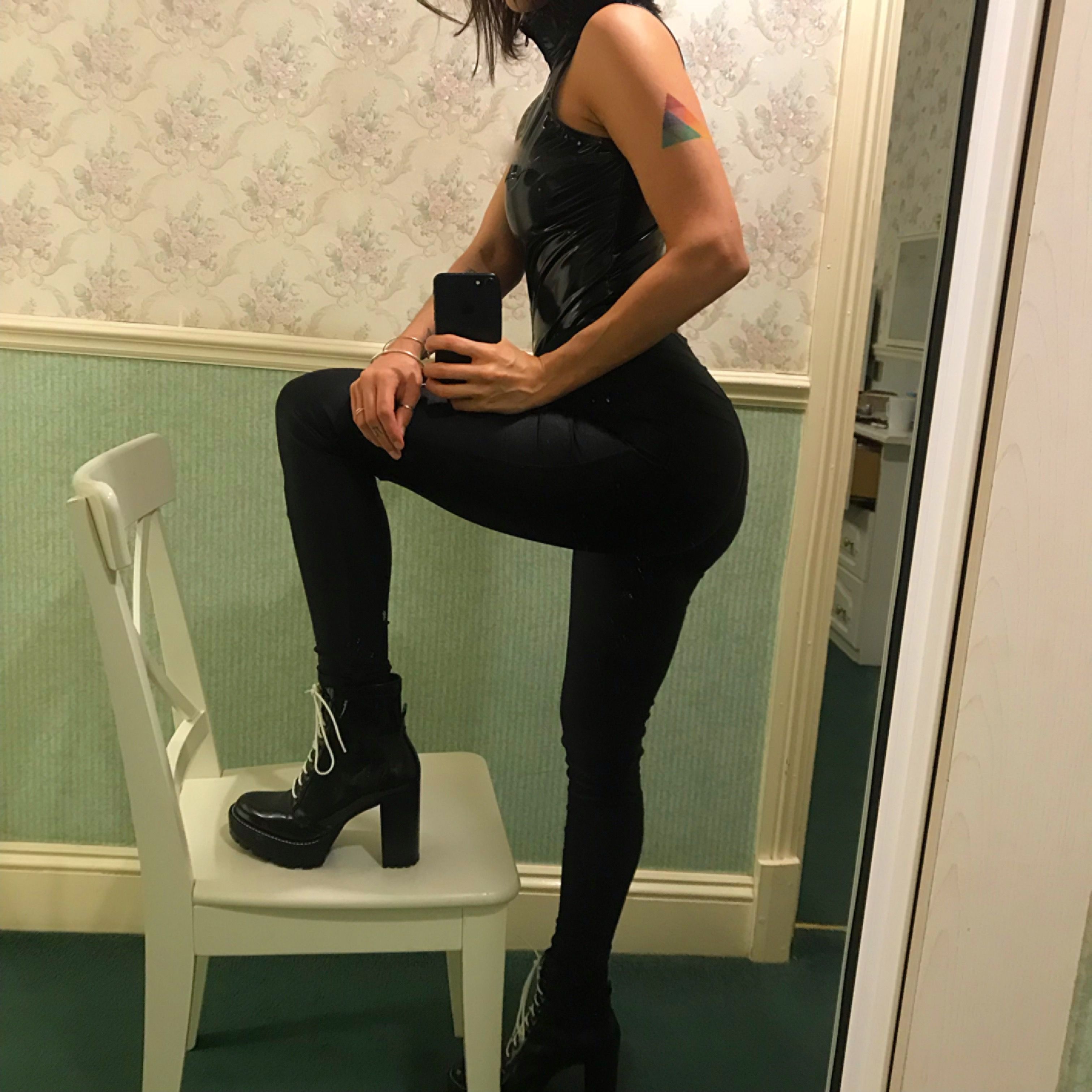 https://cdn.adultwork.com/gallery/G12/6902449.jpg