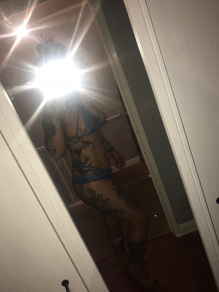 https://cdn.adultwork.com/gallery/G12/6902775.jpg