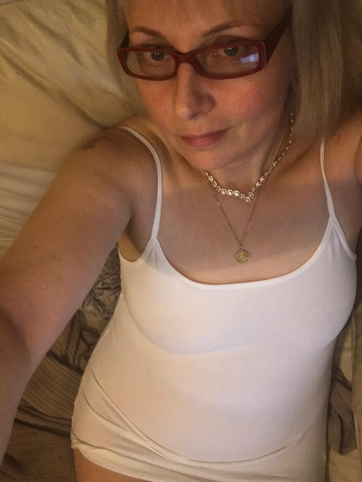 https://cdn.adultwork.com/gallery/G12/6985550.jpg