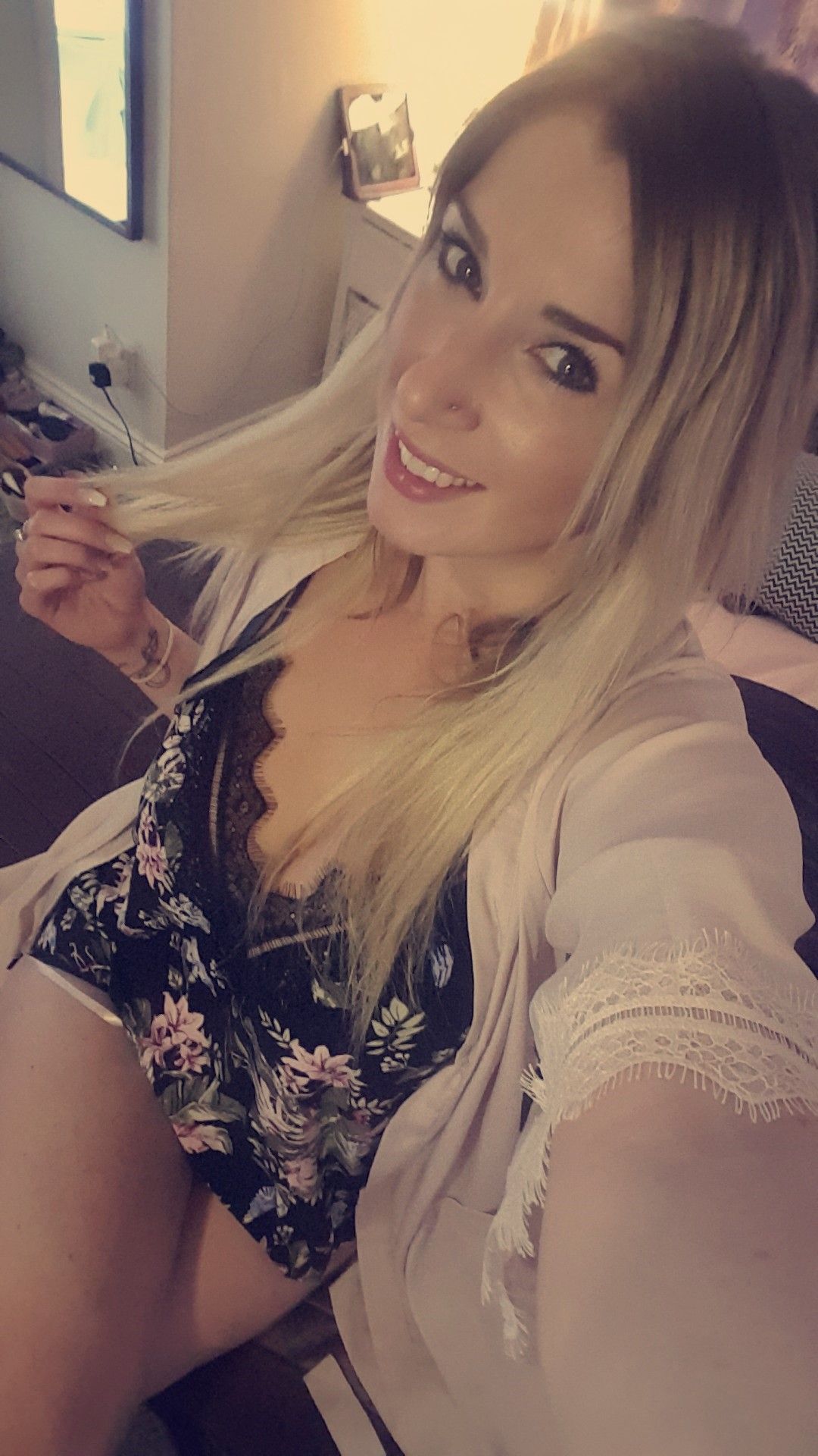 https://cdn.adultwork.com/gallery/G12/6985595.jpg