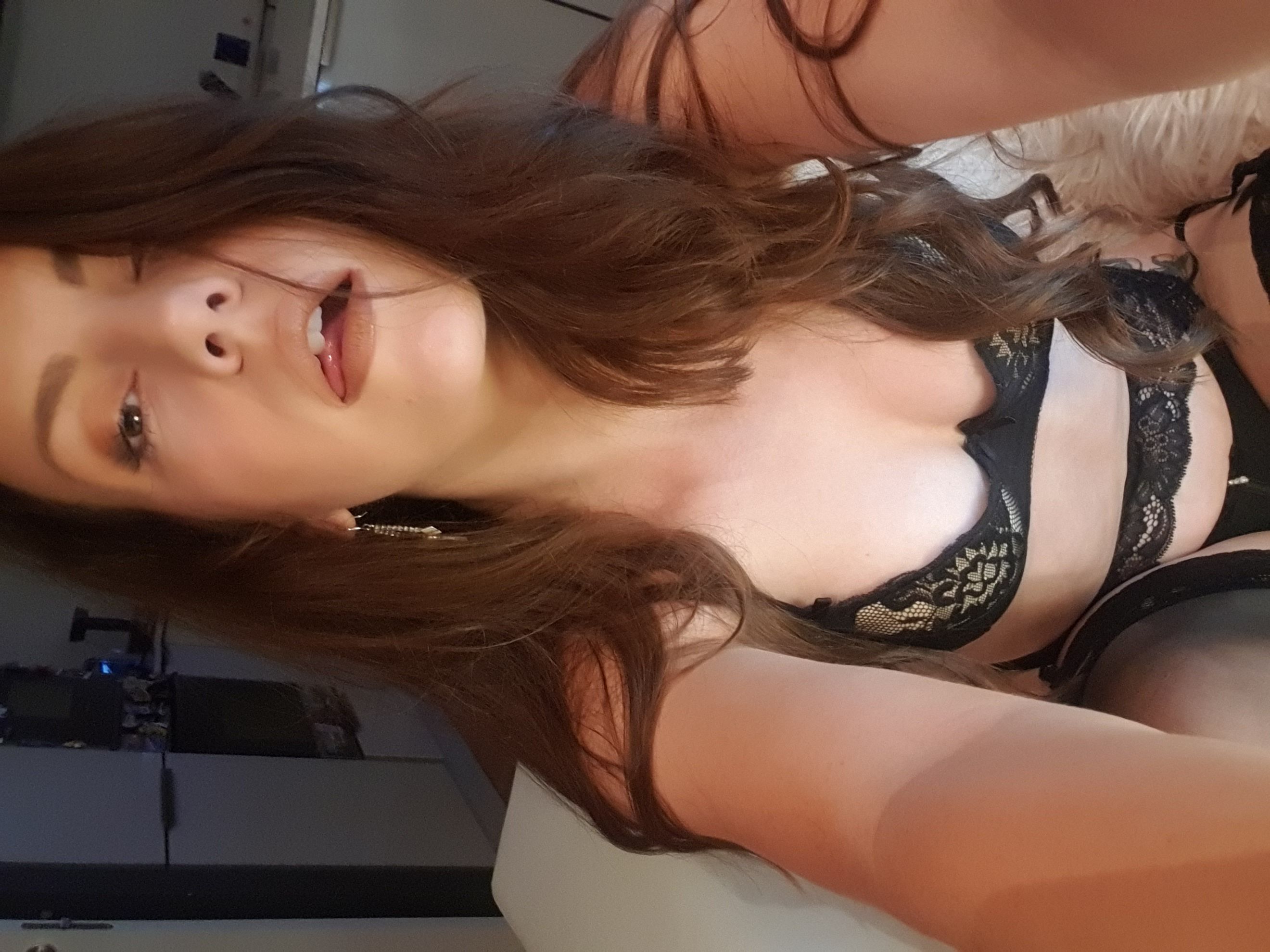 https://cdn.adultwork.com/gallery/G12/7999319.jpg