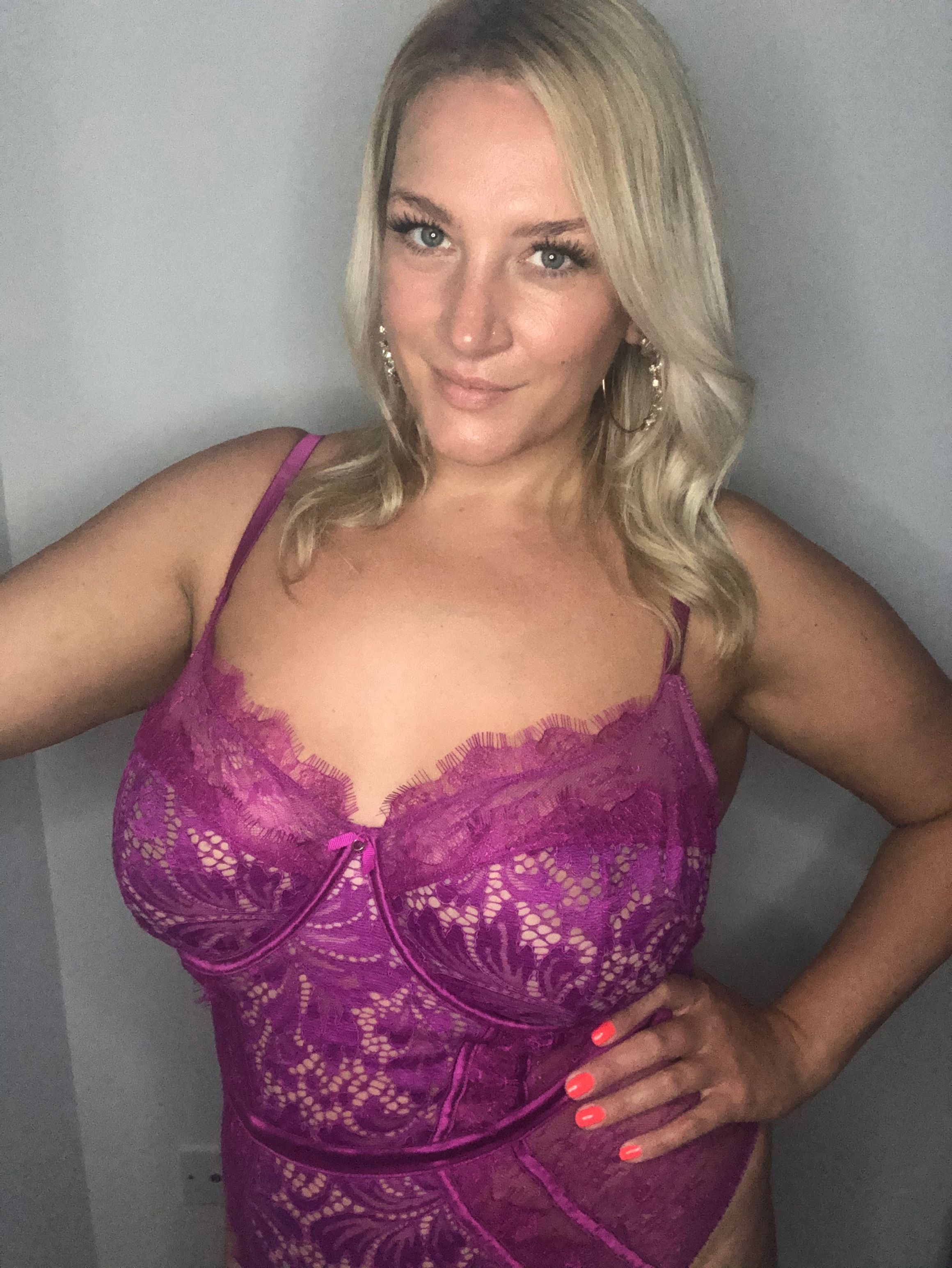 https://cdn.adultwork.com/gallery/G12/7999792.jpg