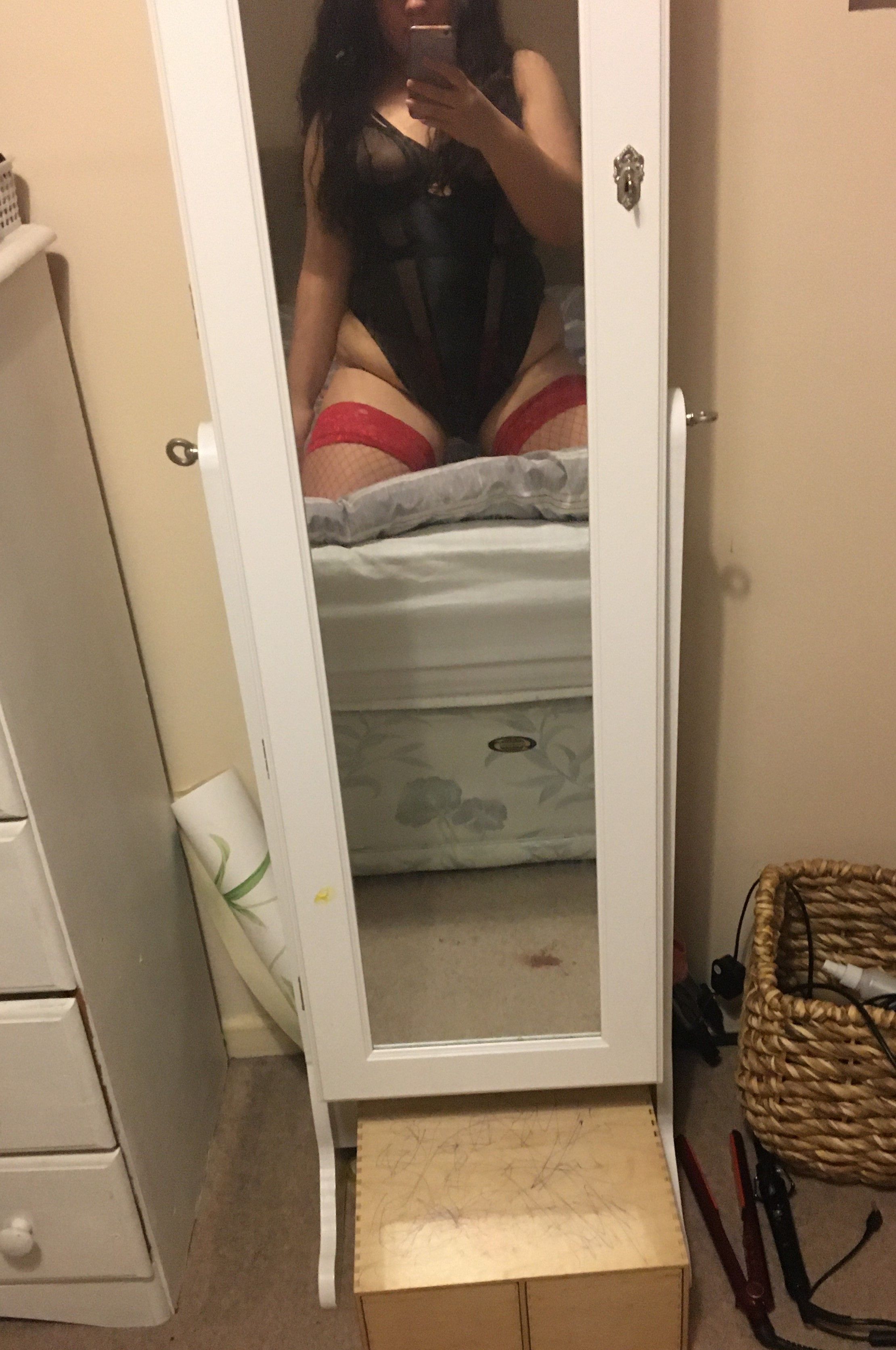 https://cdn.adultwork.com/gallery/G12/8298357.jpg