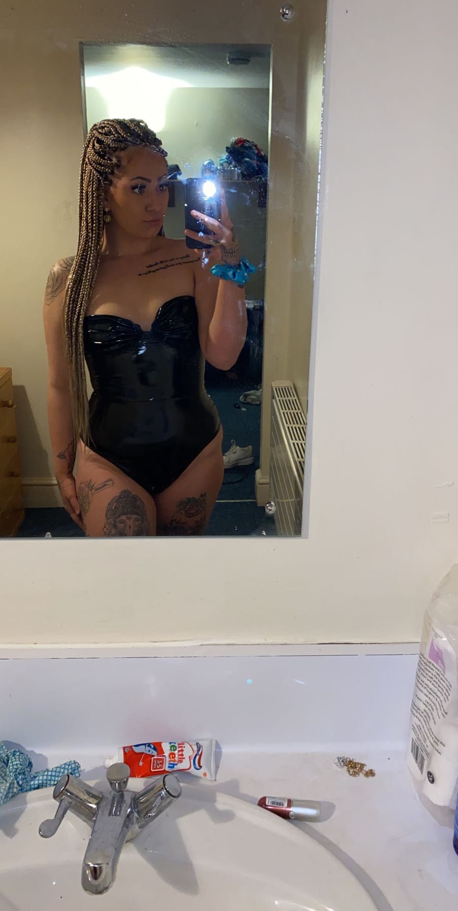 https://cdn.adultwork.com/gallery/G12/8298848.jpg