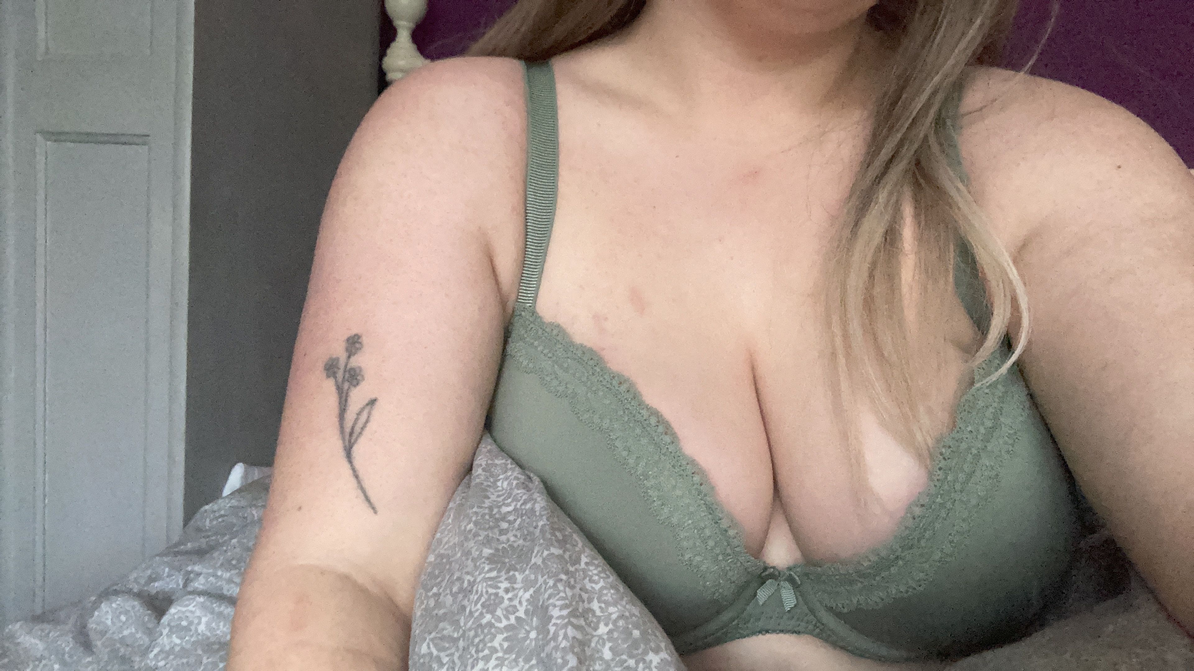 https://cdn.adultwork.com/gallery/G12/8308810.jpg