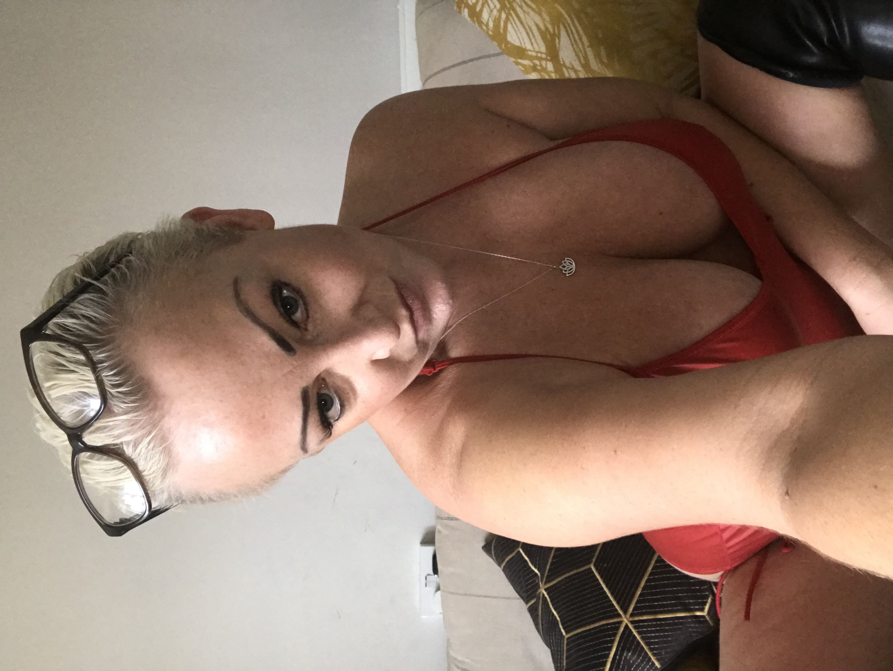 https://cdn.adultwork.com/gallery/G12/8317453.jpg