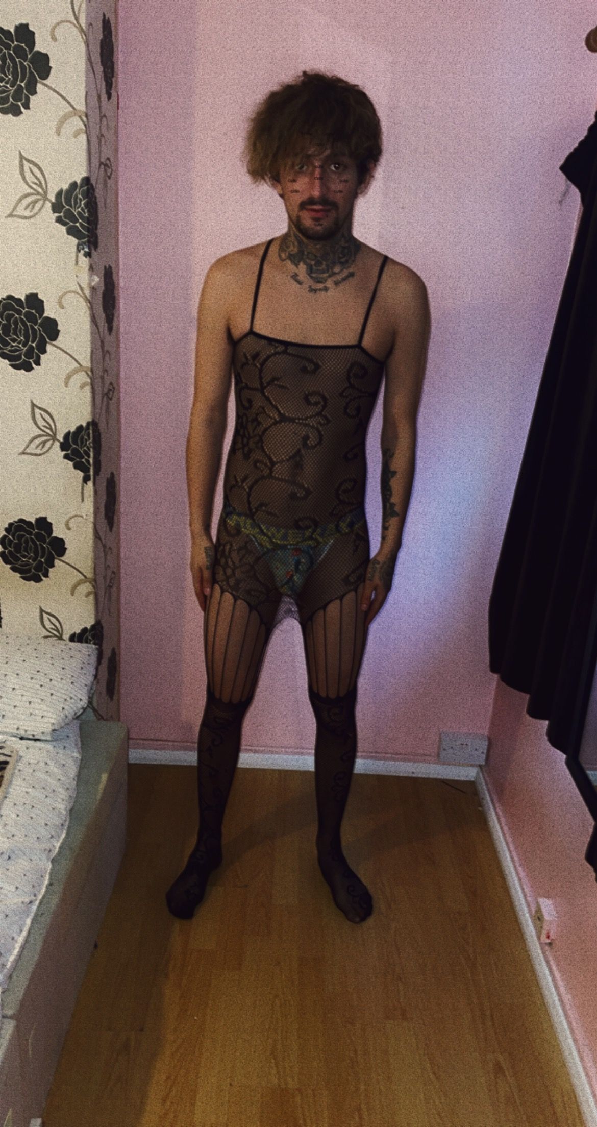 https://cdn.adultwork.com/gallery/G12/8320821.jpg