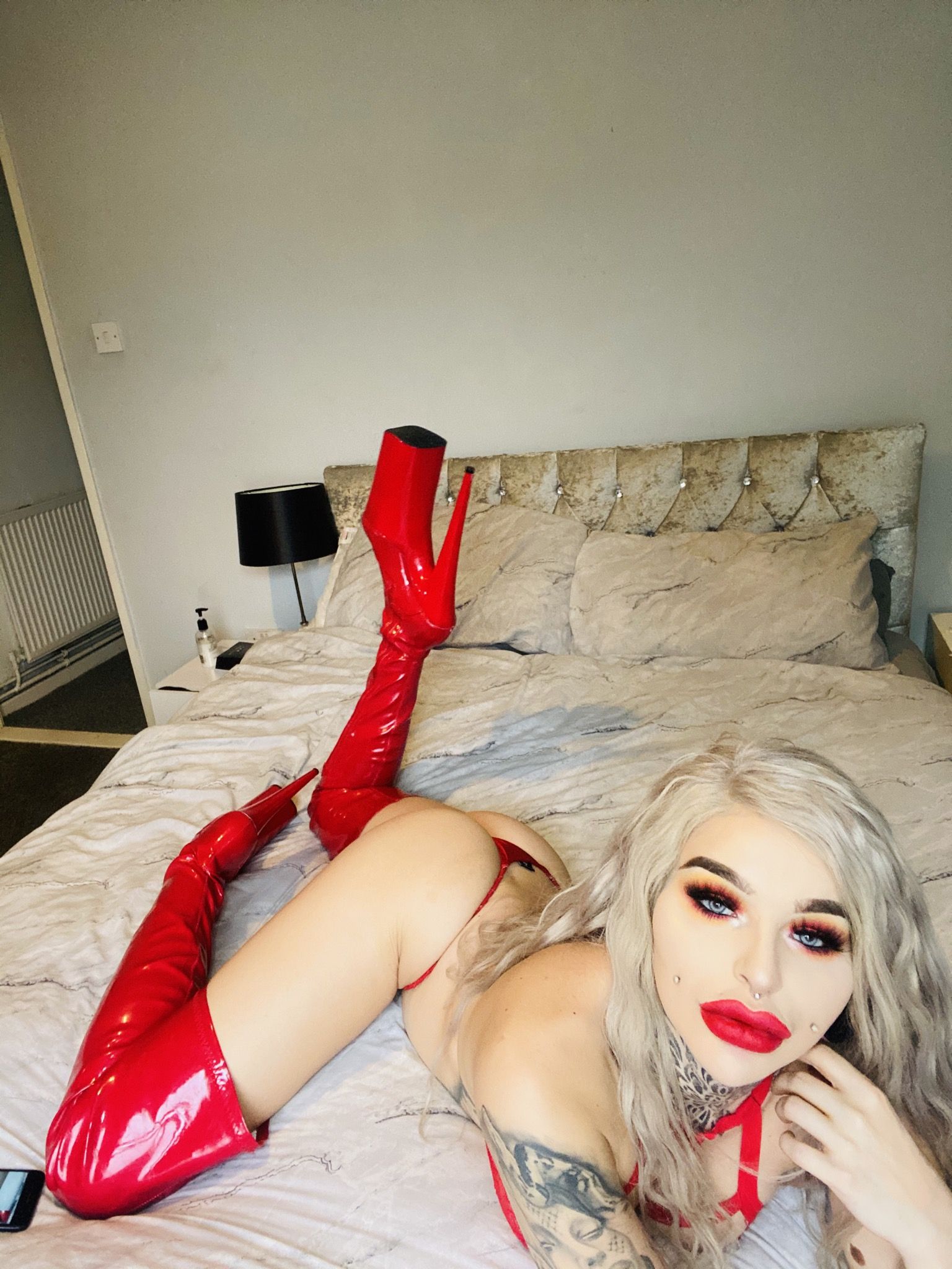 https://cdn.adultwork.com/gallery/G12/8321182.jpg