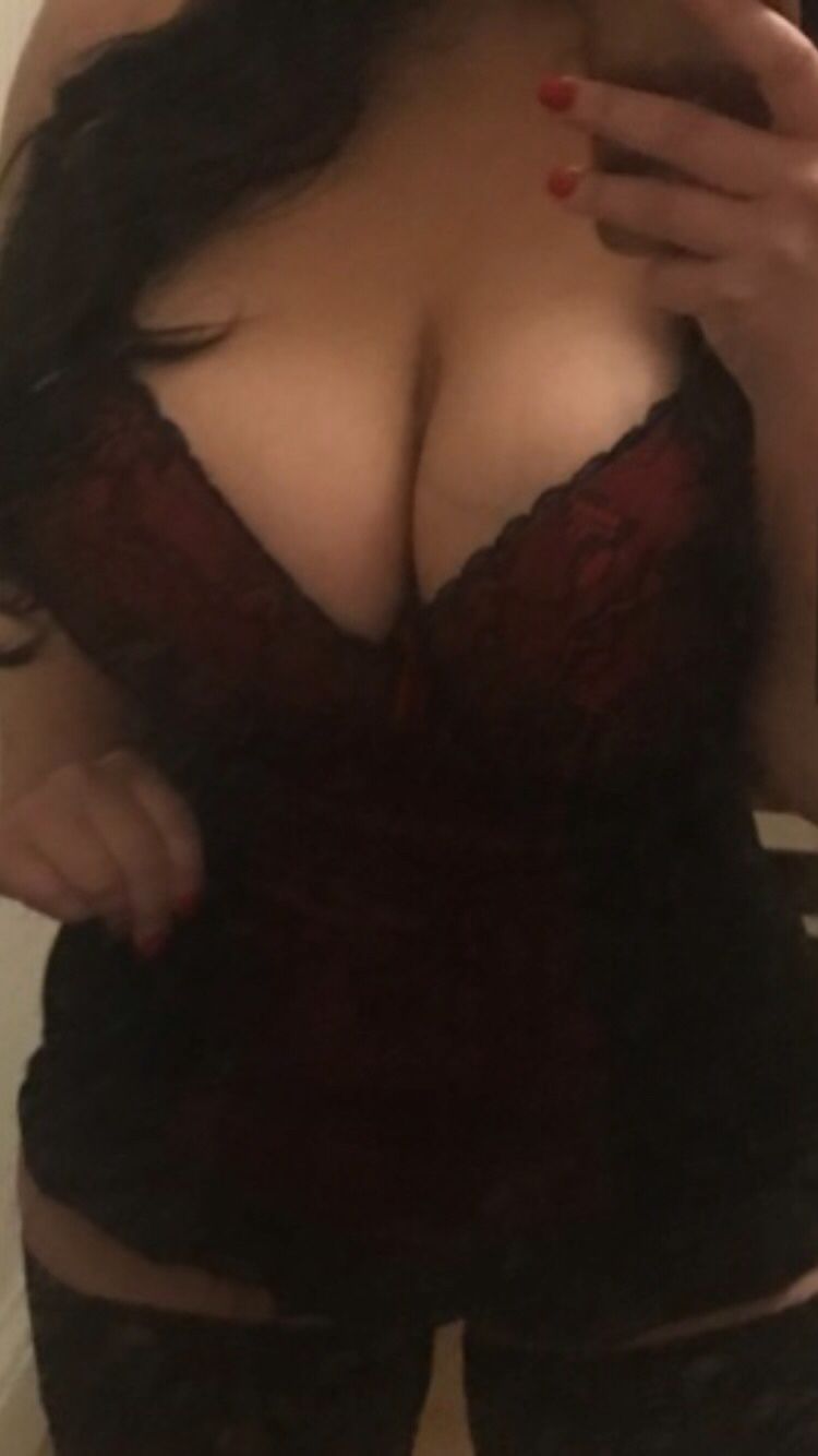 https://cdn.adultwork.com/gallery/G12/8321481.jpg