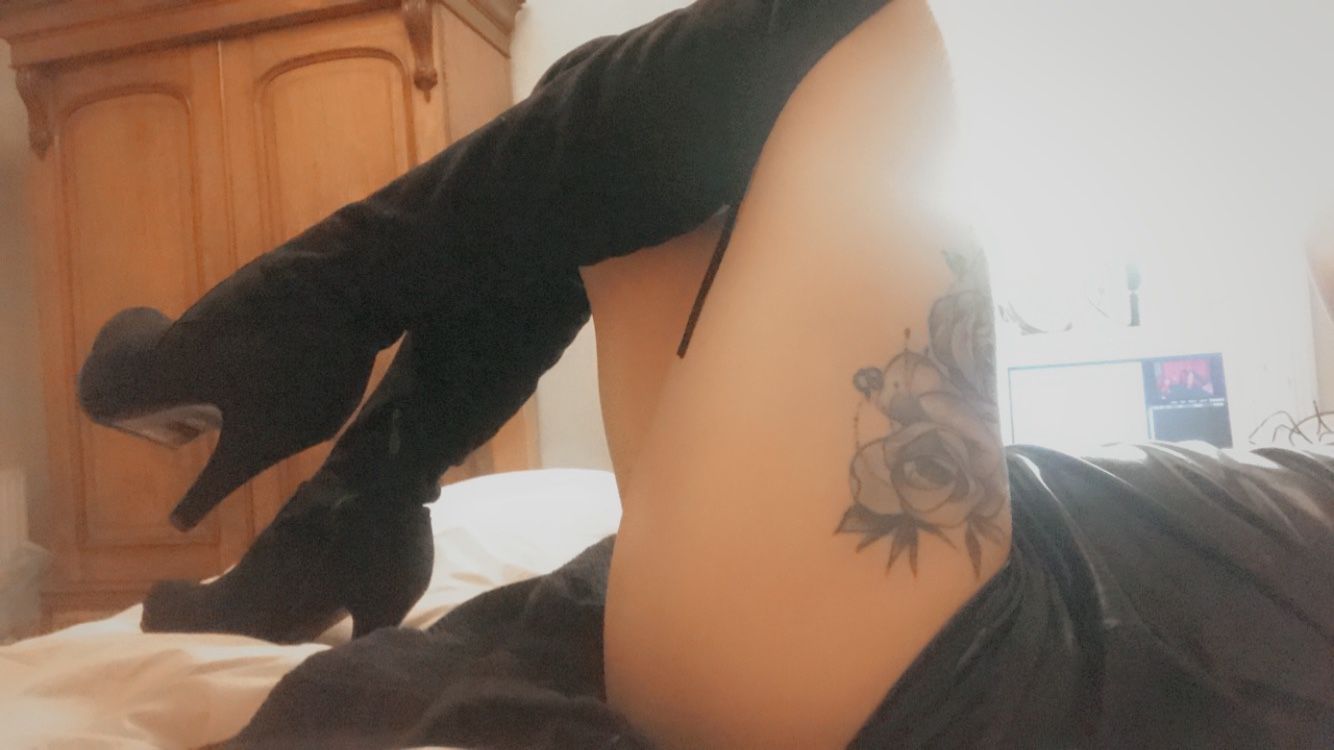 https://cdn.adultwork.com/gallery/G12/8321821.jpg