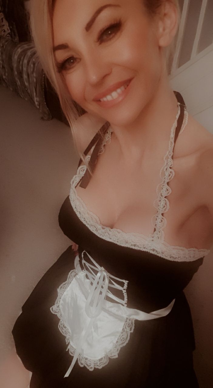 https://cdn.adultwork.com/gallery/G12/8322346.jpg