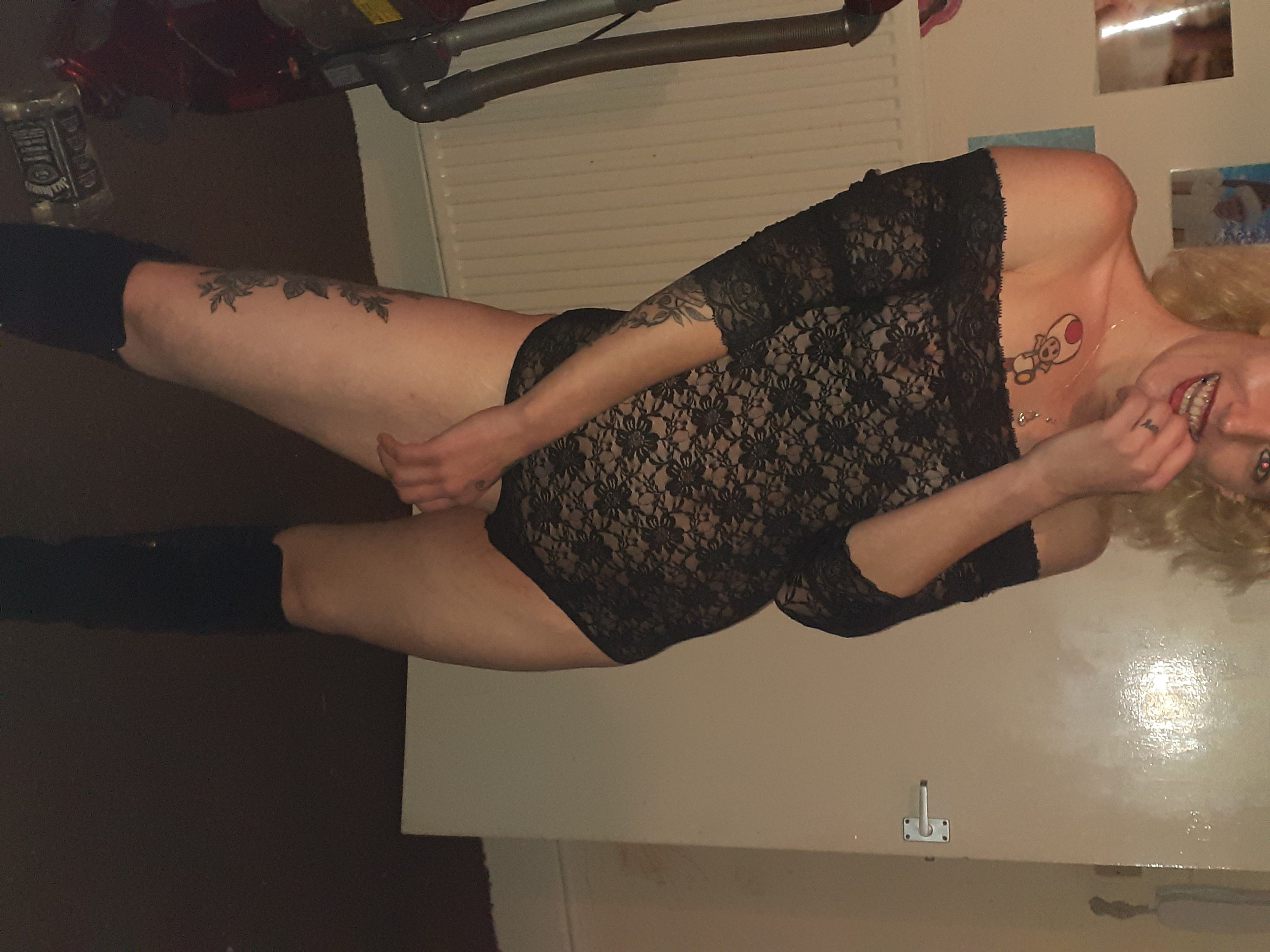 https://cdn.adultwork.com/gallery/G12/8322917.jpg