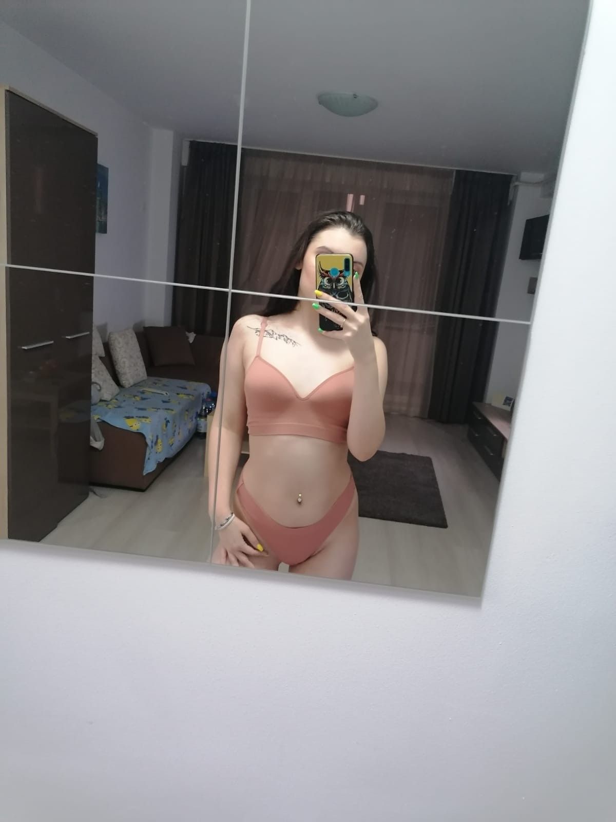 https://cdn.adultwork.com/gallery/G12/8327982.jpg