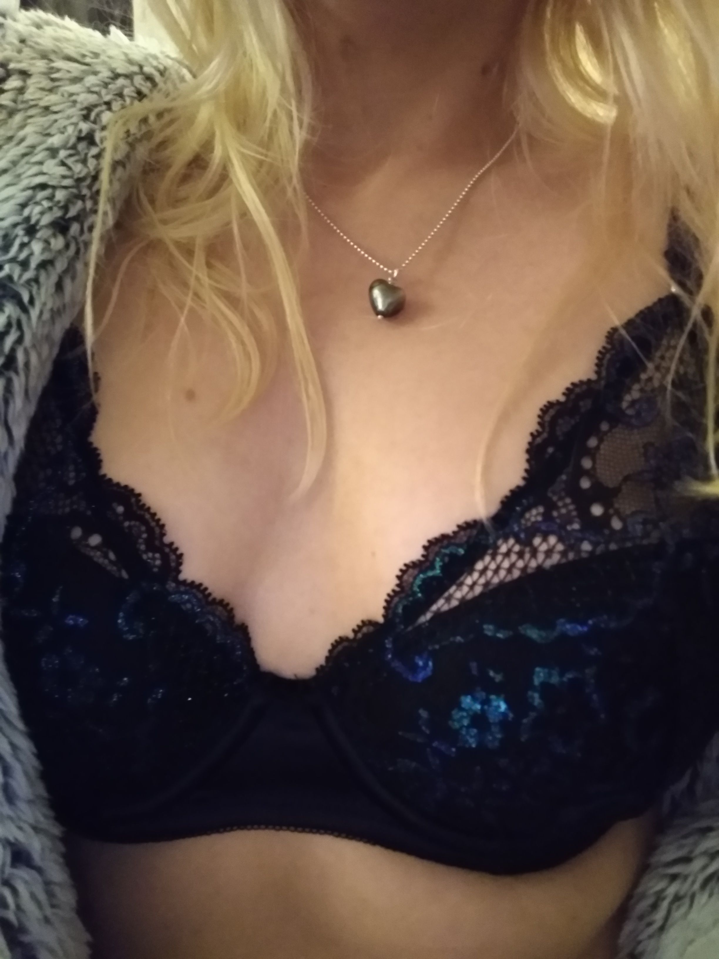 https://cdn.adultwork.com/gallery/G12/8330079.jpg