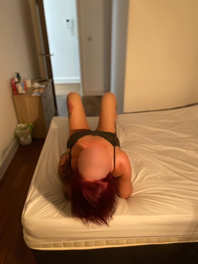 https://cdn.adultwork.com/gallery/G12/8330633.jpg