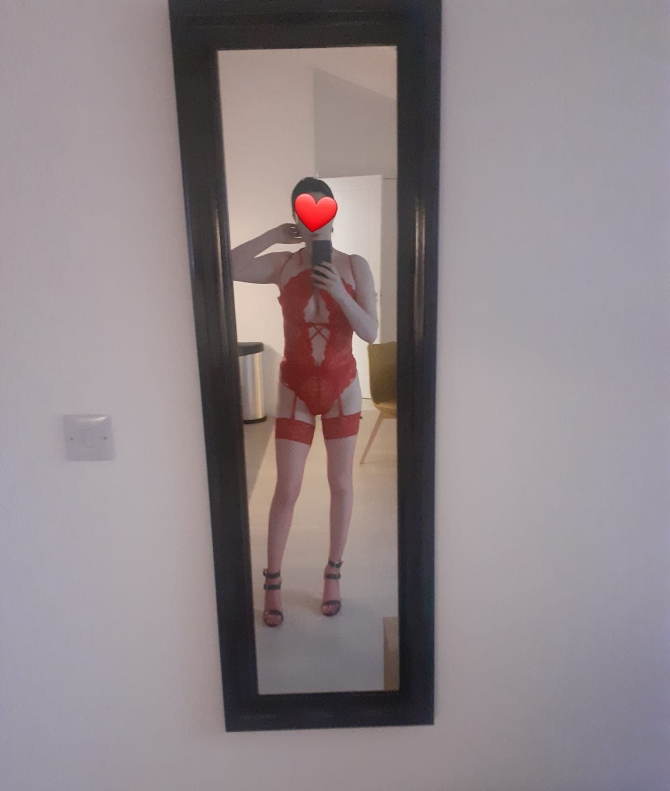 https://cdn.adultwork.com/gallery/G12/8331871.jpg