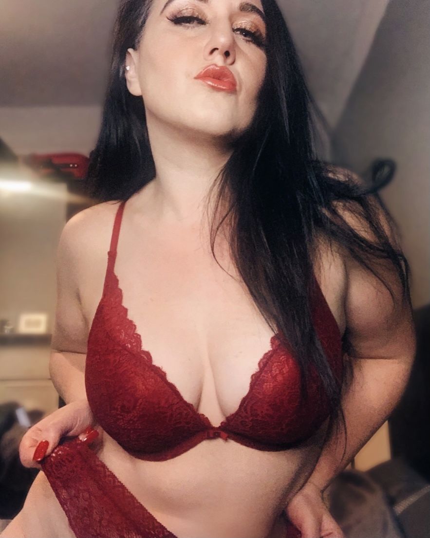 https://cdn.adultwork.com/gallery/G12/8332255.jpg