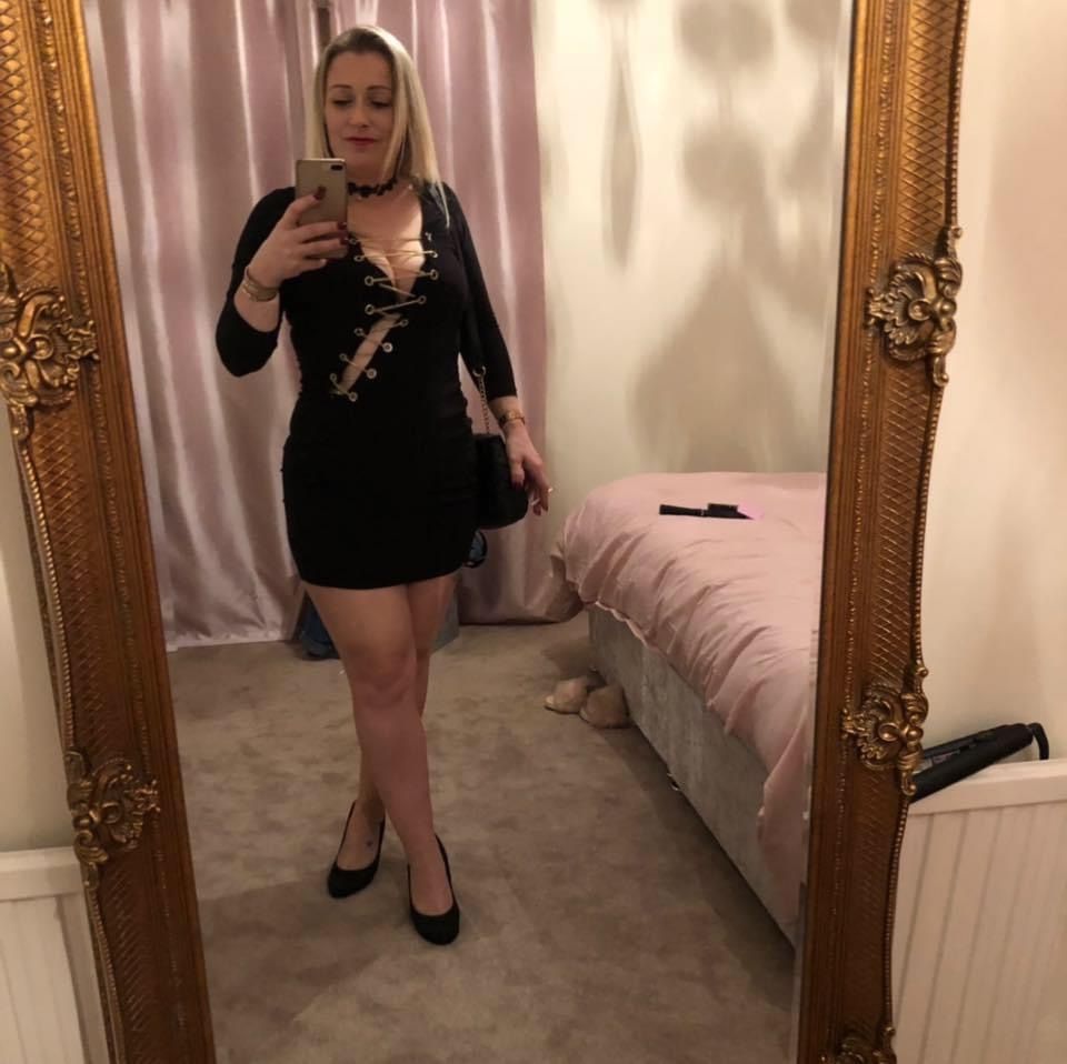 https://cdn.adultwork.com/gallery/G12/8332427.jpg