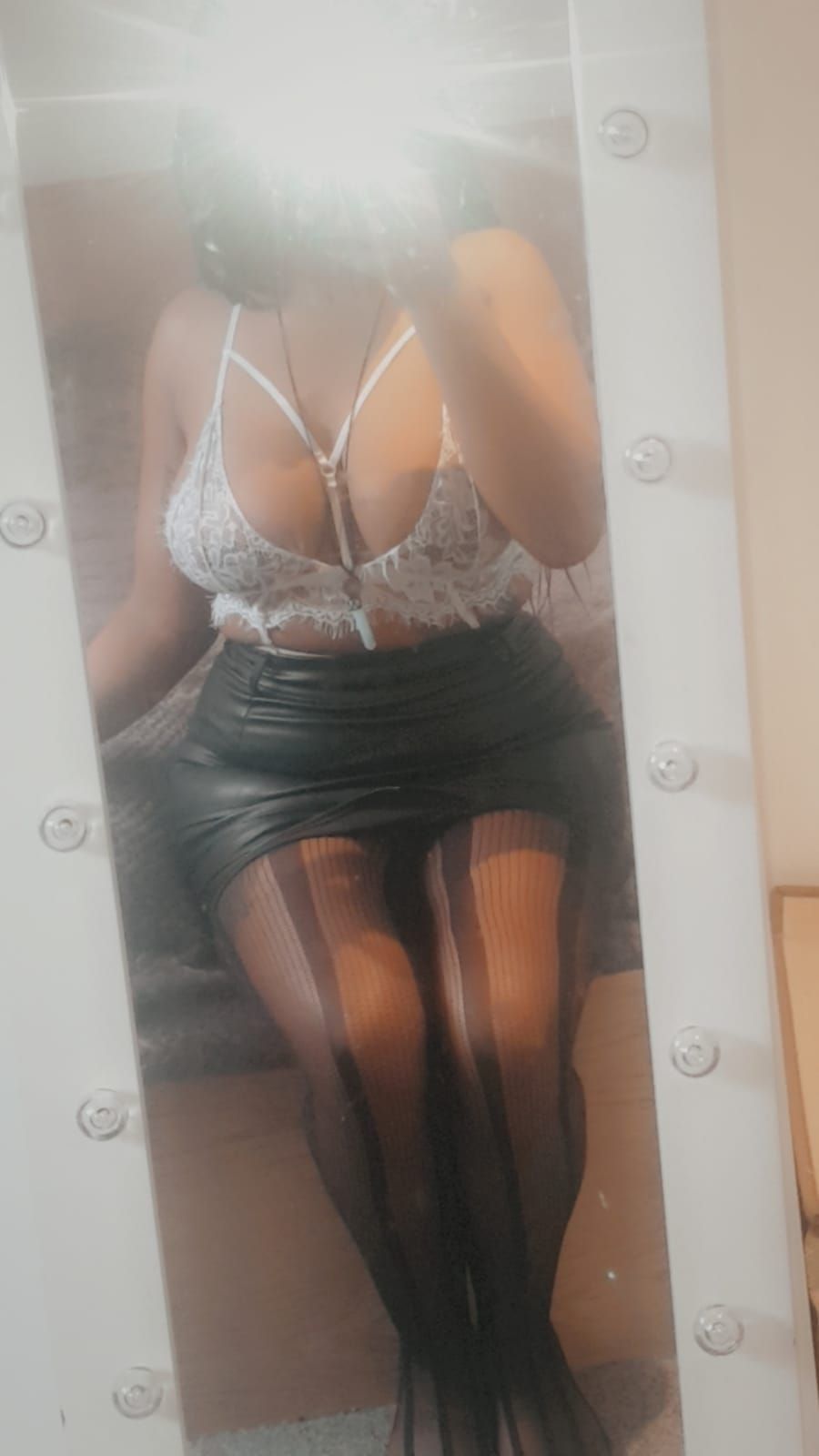 https://cdn.adultwork.com/gallery/G12/8333506.jpg