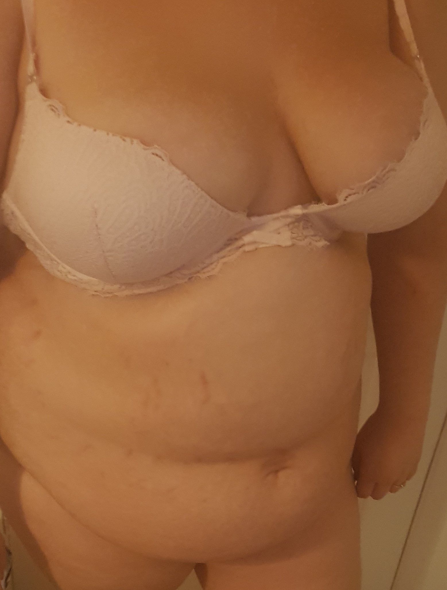 https://cdn.adultwork.com/gallery/G12/8334421.jpg