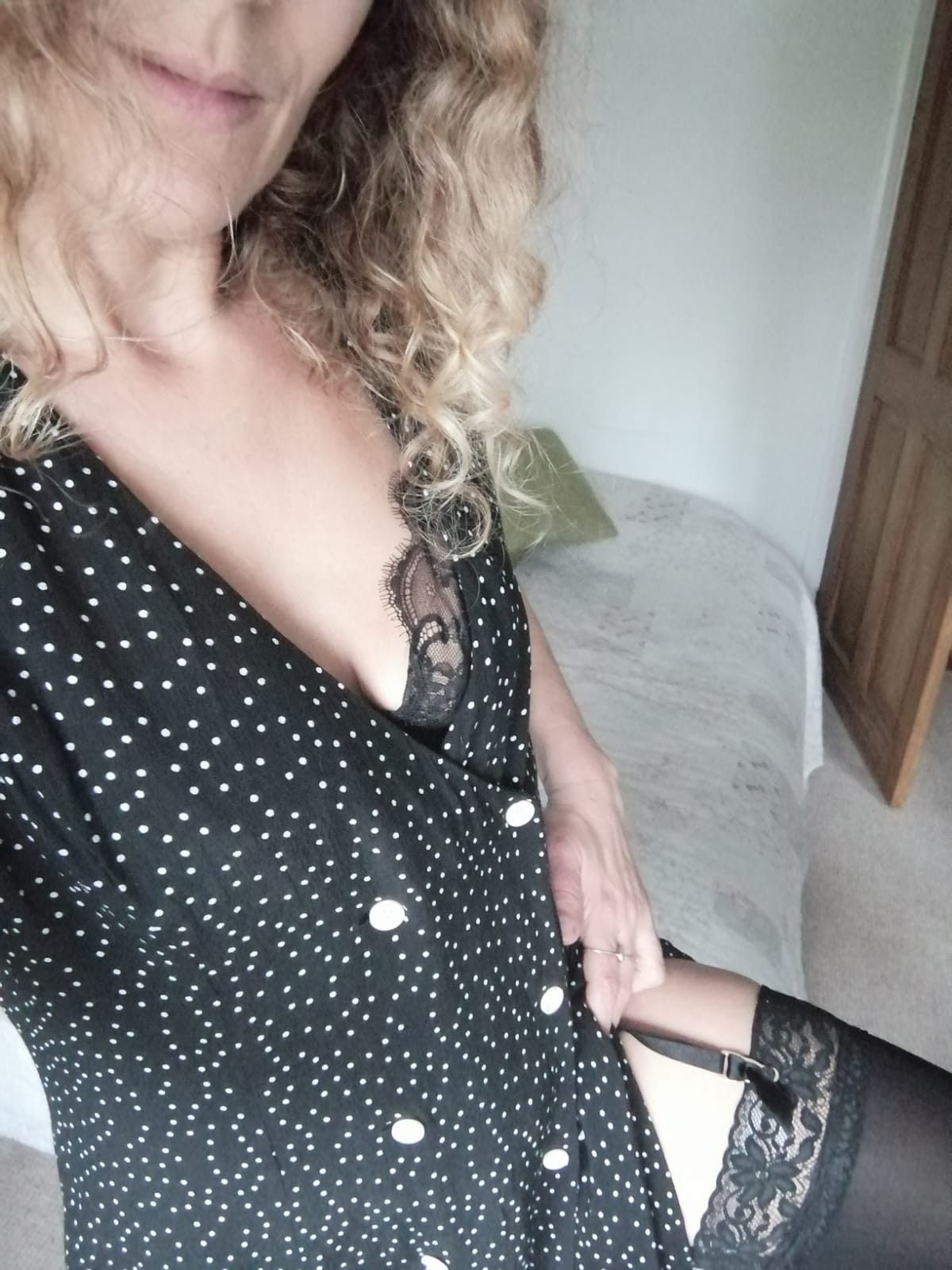 https://cdn.adultwork.com/gallery/G12/8340912.jpg