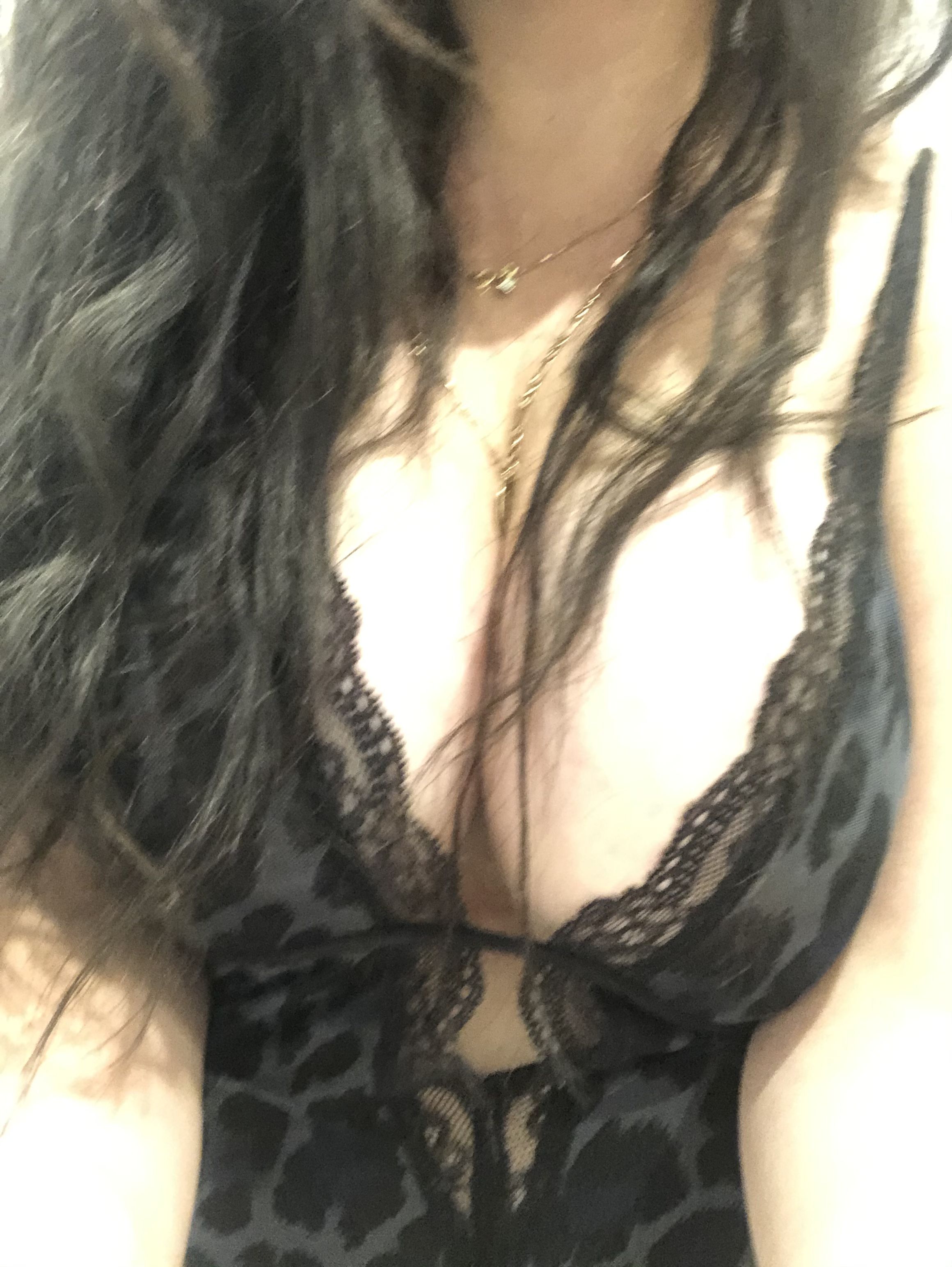 https://cdn.adultwork.com/gallery/G12/8341561.jpg