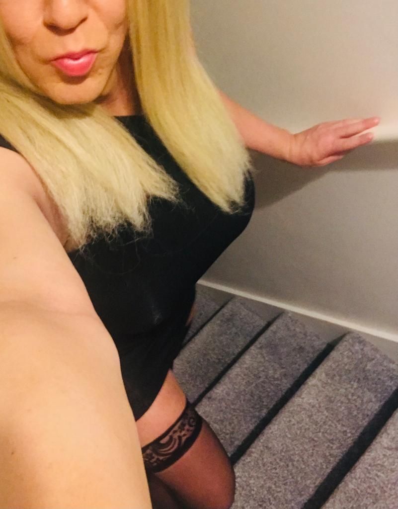 https://cdn.adultwork.com/gallery/G12/8344024.jpg