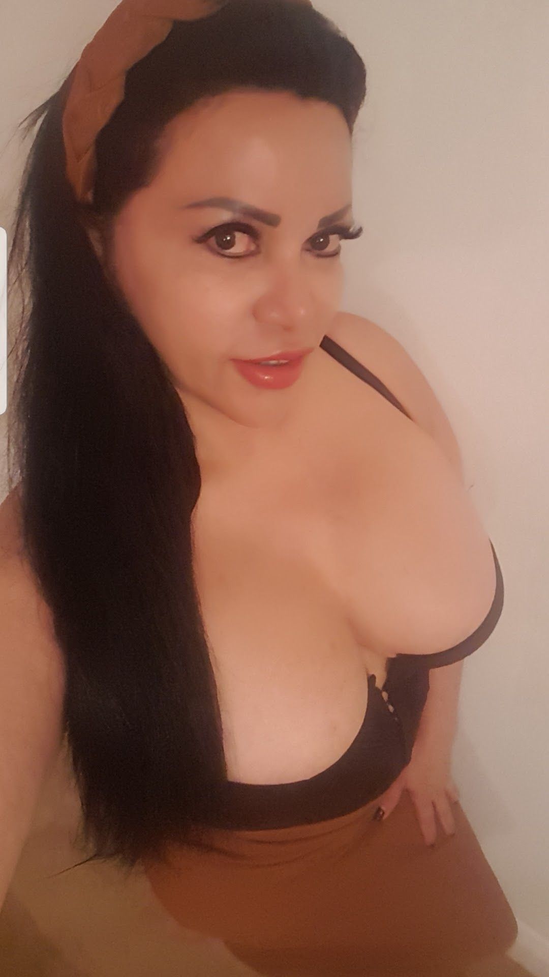 https://cdn.adultwork.com/gallery/G12/8344853.jpg