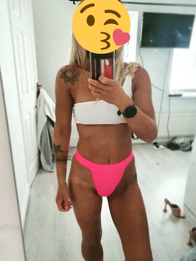 https://cdn.adultwork.com/gallery/G12/8344932.jpg