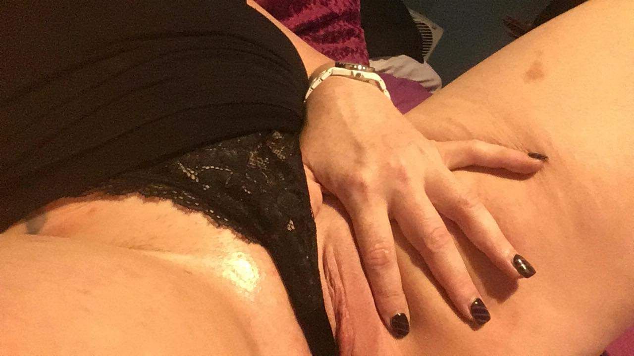 https://cdn.adultwork.com/gallery/G12/8346580.jpg