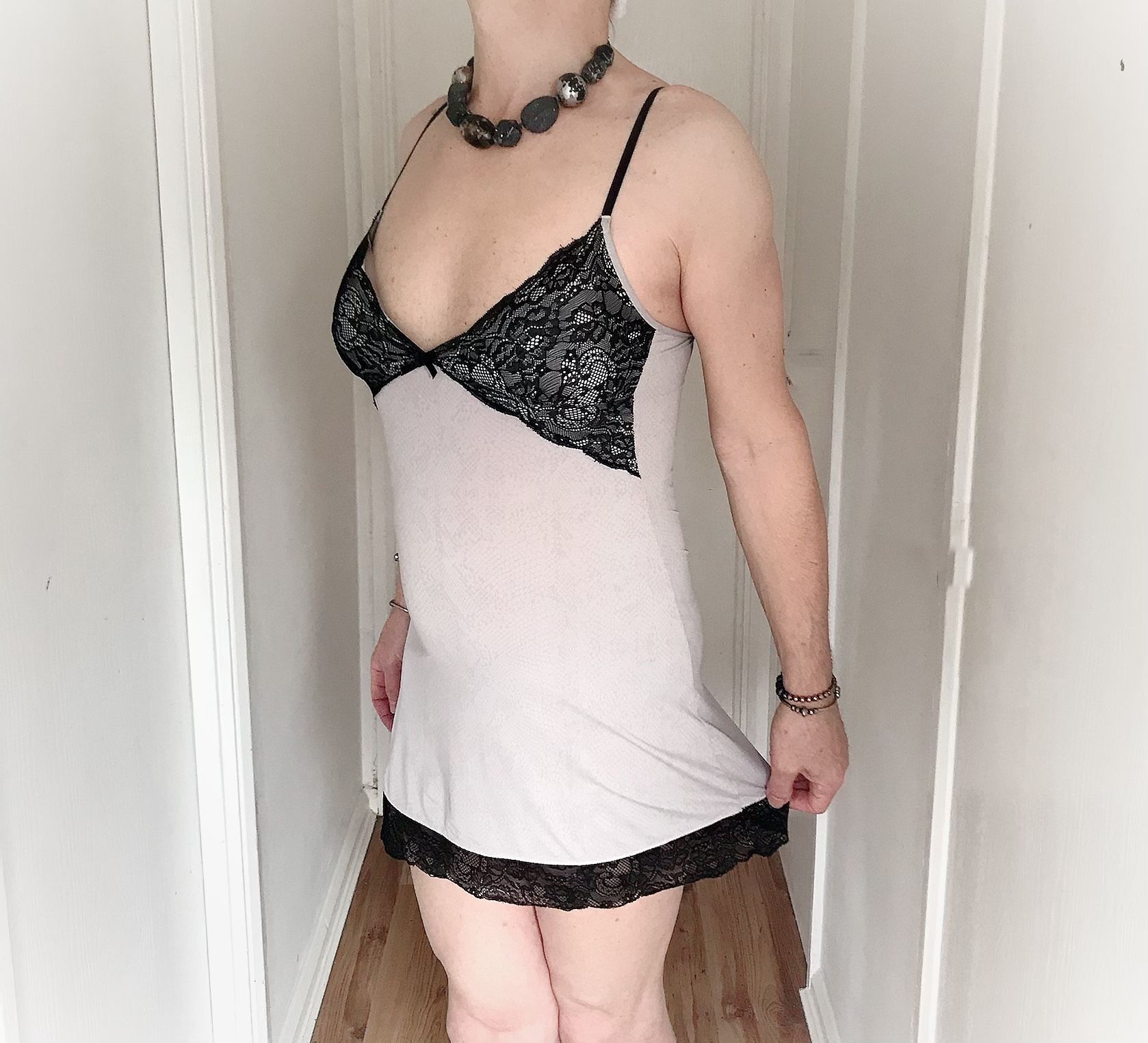 https://cdn.adultwork.com/gallery/G12/8360702.jpg