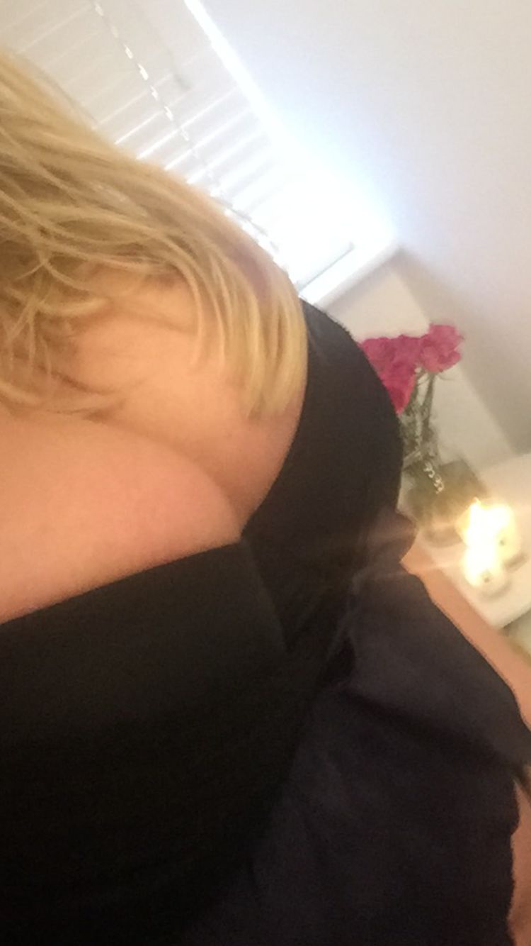 https://cdn.adultwork.com/gallery/G12/8360830.jpg