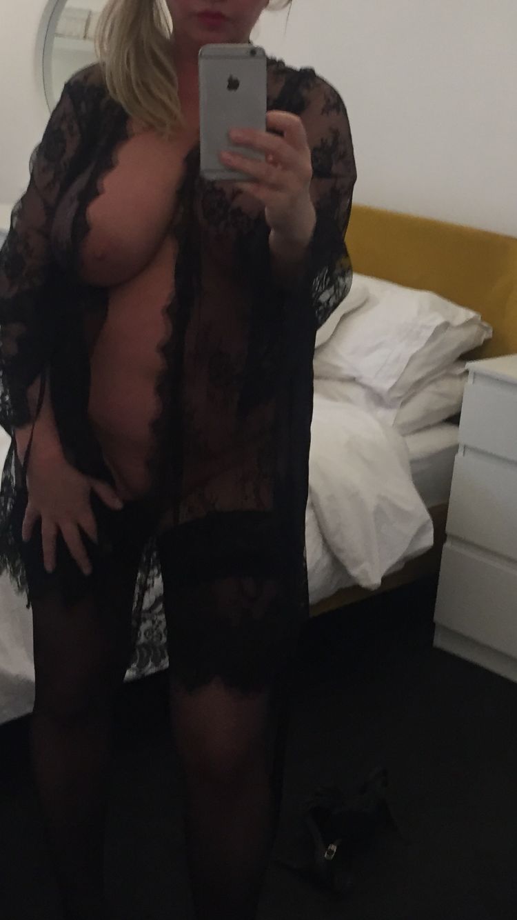 https://cdn.adultwork.com/gallery/G12/8360831.jpg