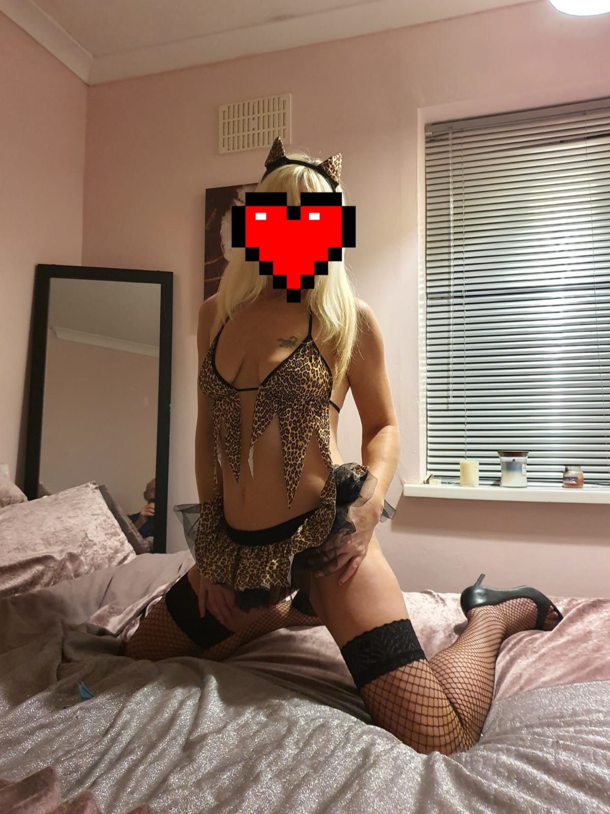 https://cdn.adultwork.com/gallery/G12/8361206.jpg