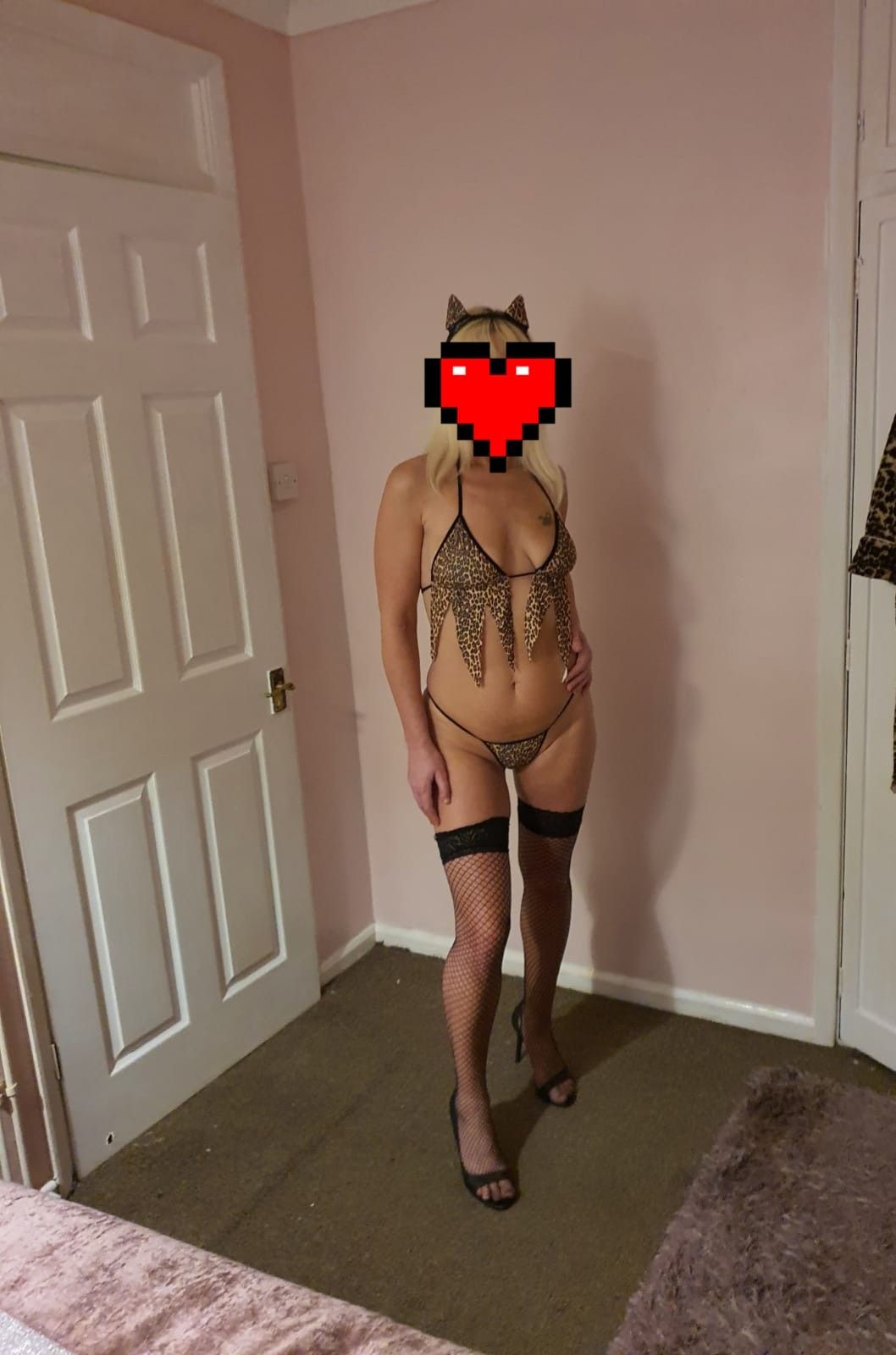 https://cdn.adultwork.com/gallery/G12/8361207.jpg