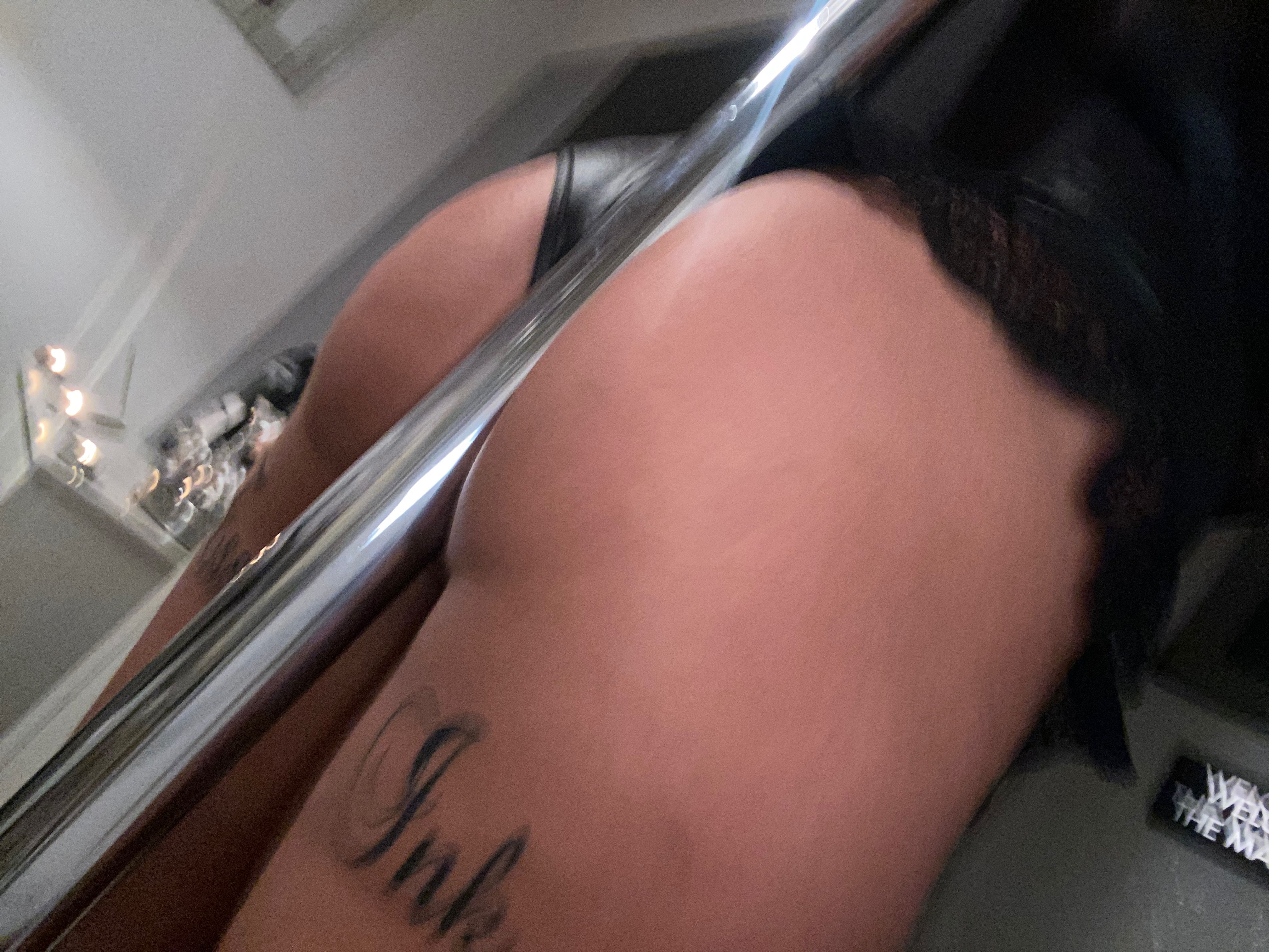 https://cdn.adultwork.com/gallery/G12/8362405.jpg