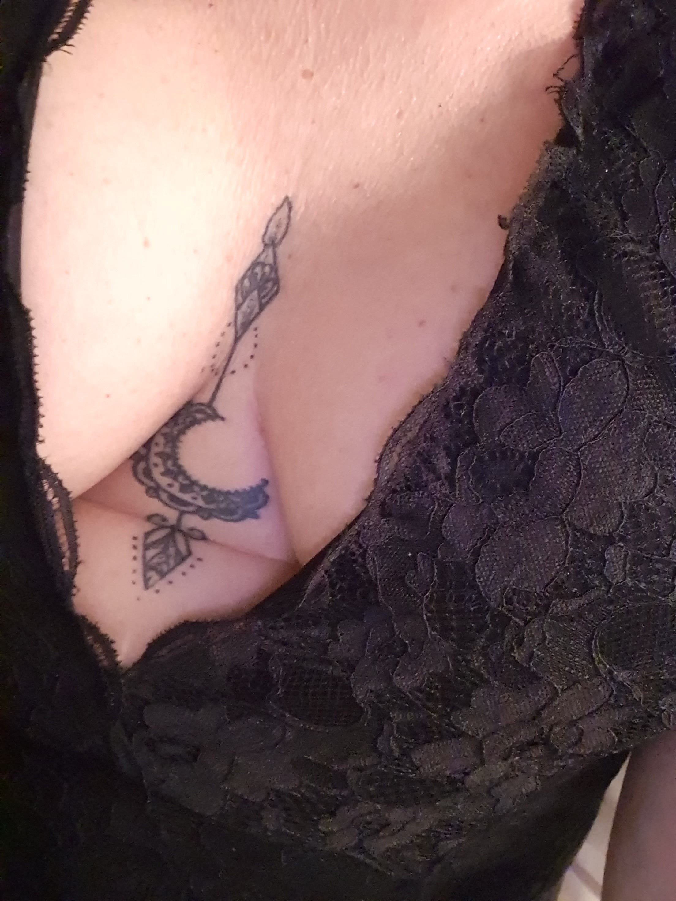 https://cdn.adultwork.com/gallery/G12/8365811.jpg