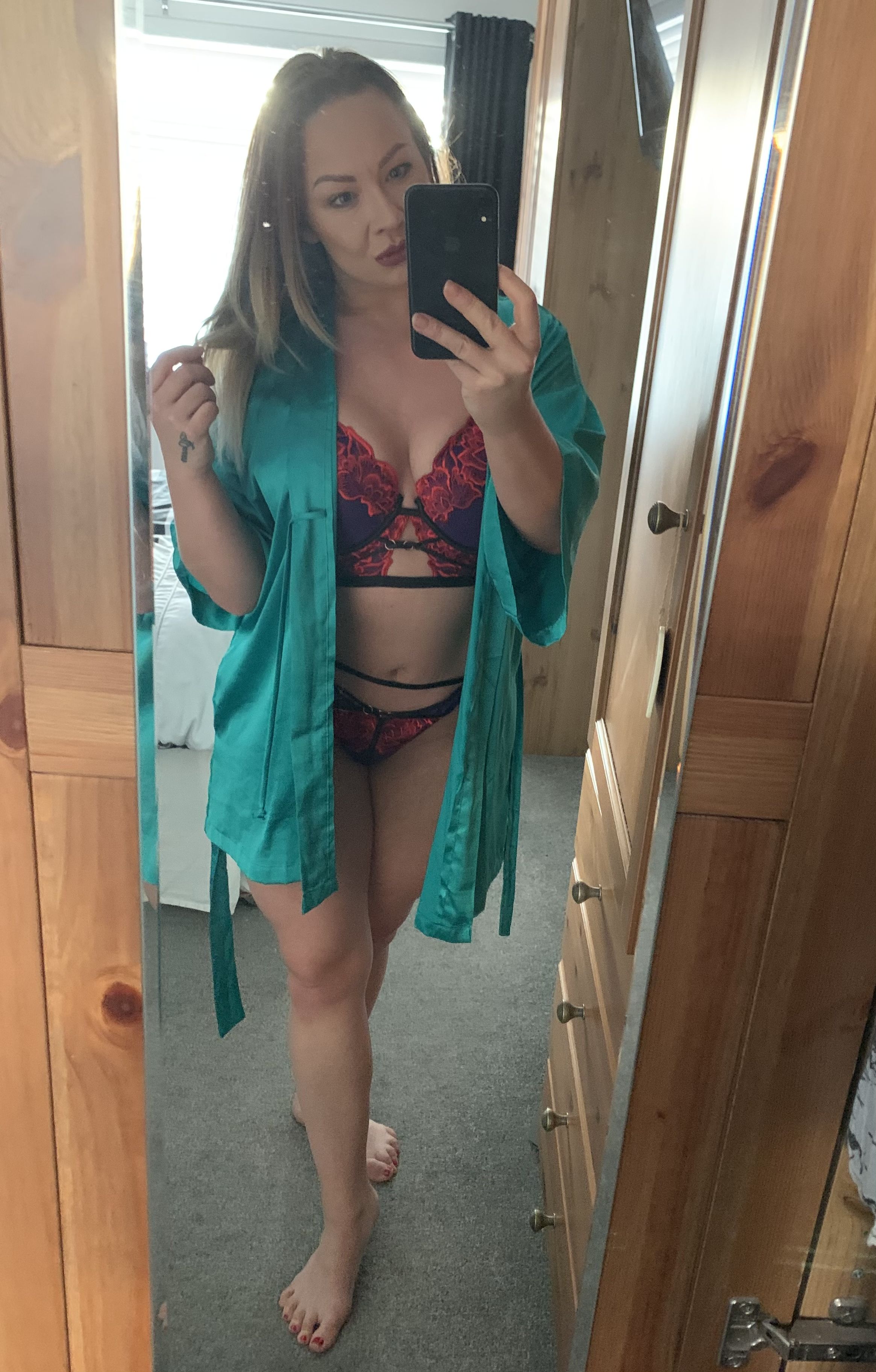 https://cdn.adultwork.com/gallery/G12/8368424.jpg