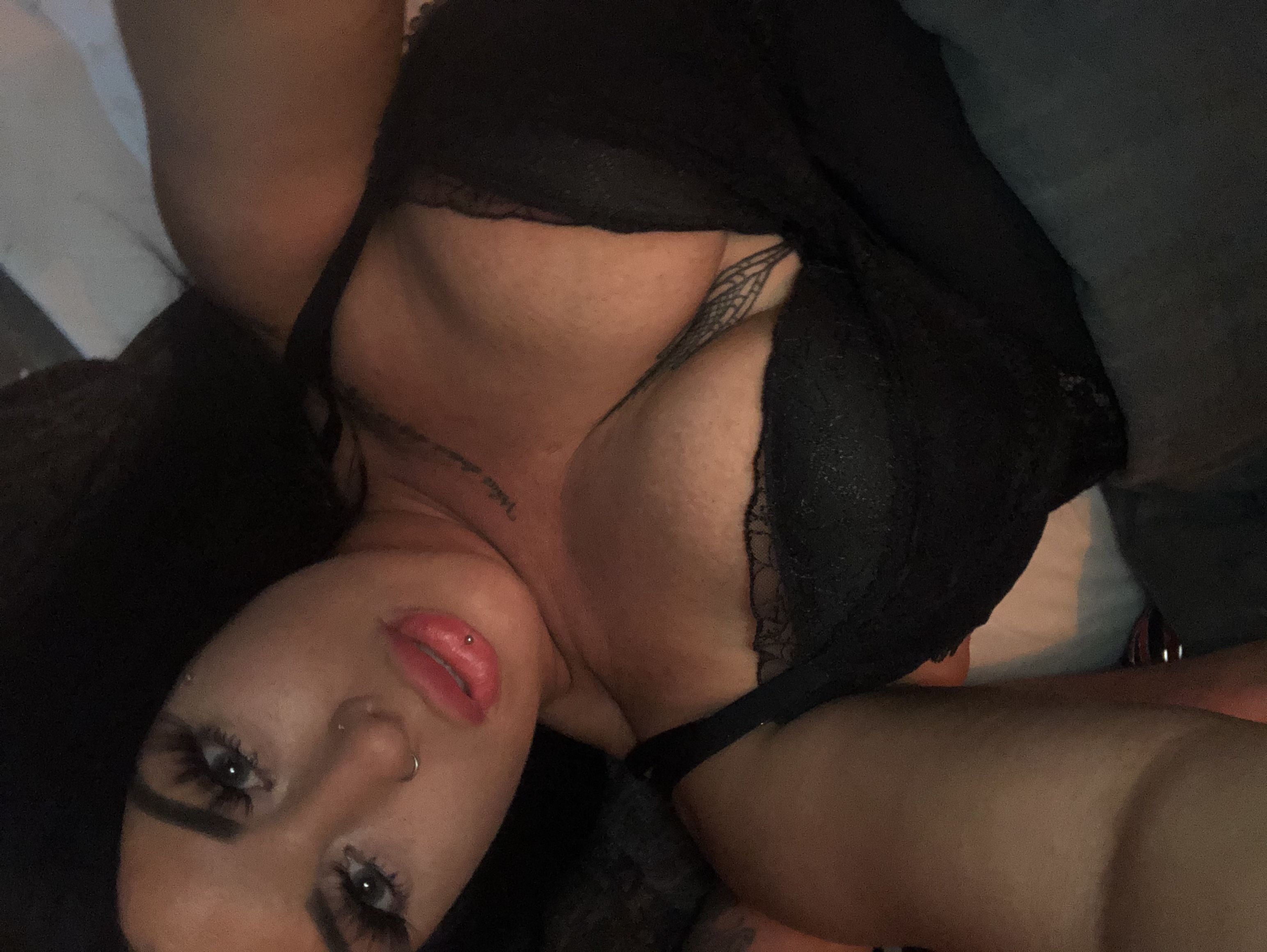 https://cdn.adultwork.com/gallery/G12/8369187.jpg