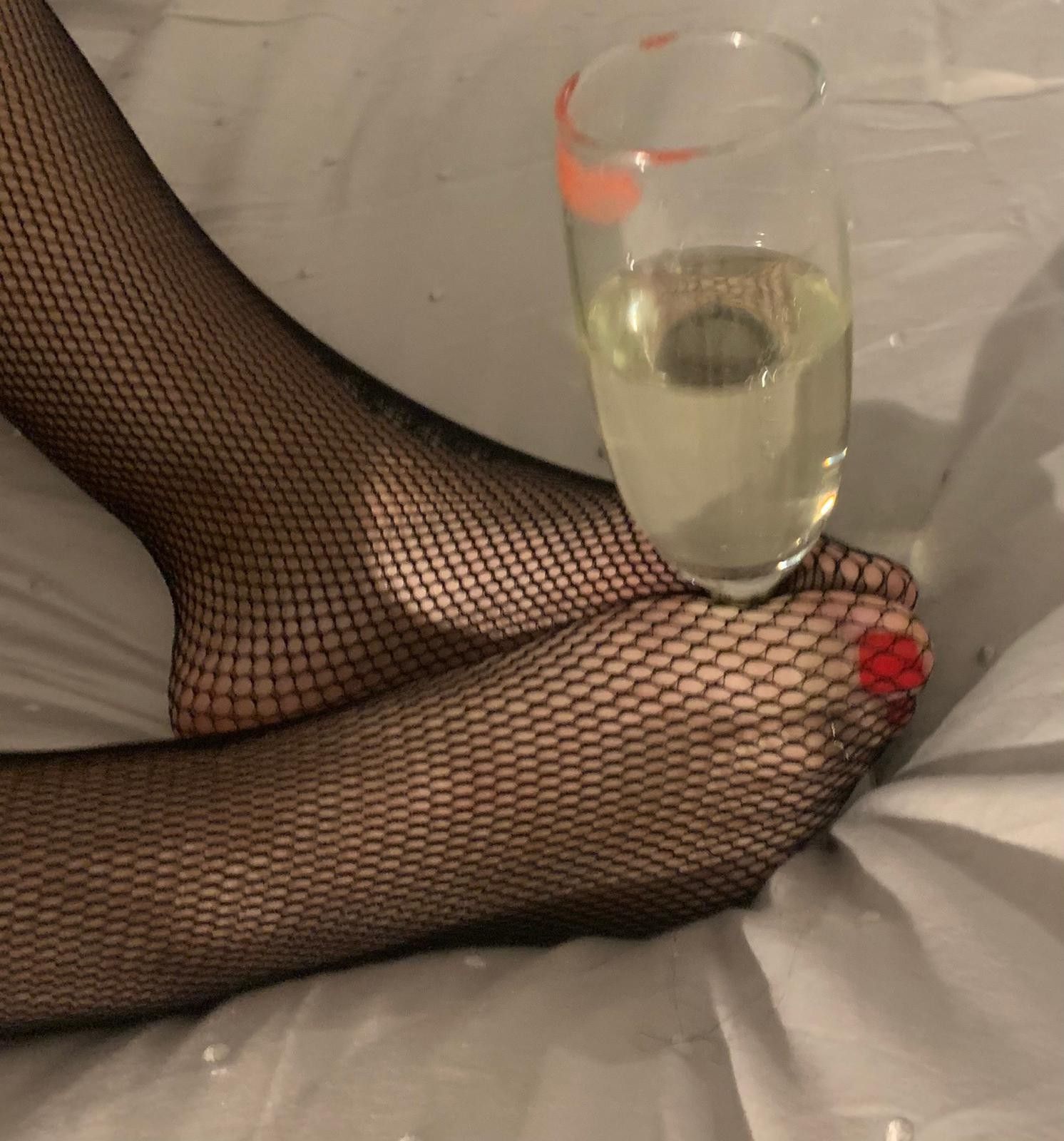 https://cdn.adultwork.com/gallery/G12/8369219.jpg