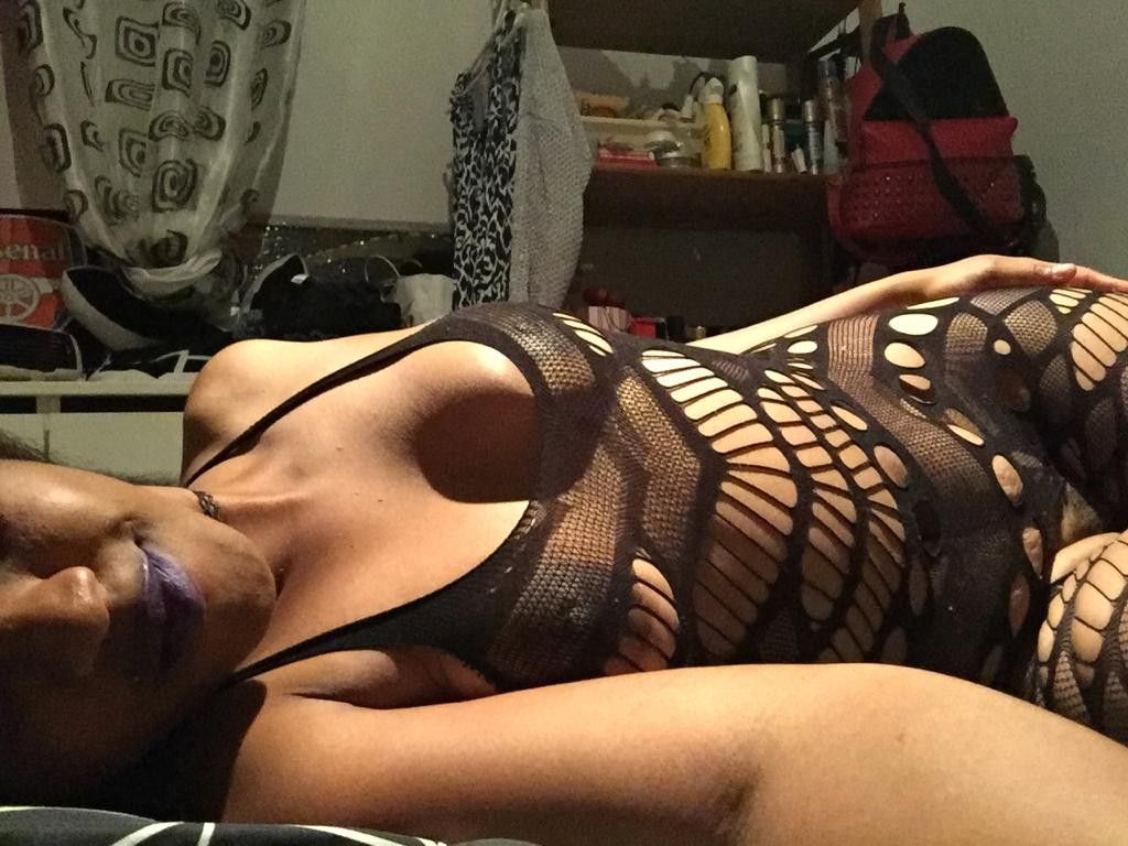 https://cdn.adultwork.com/gallery/G12/8370588.jpg